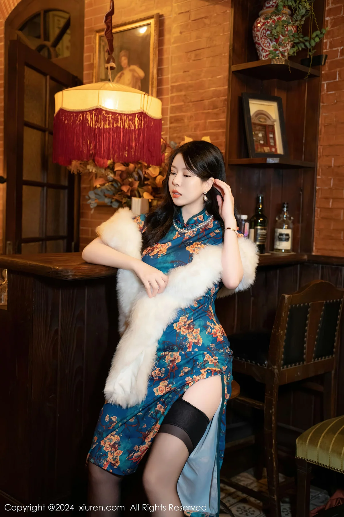 XiuRen 秀人 No.8476 白茹雪 白色轻透上衣深色旗袍 - 1