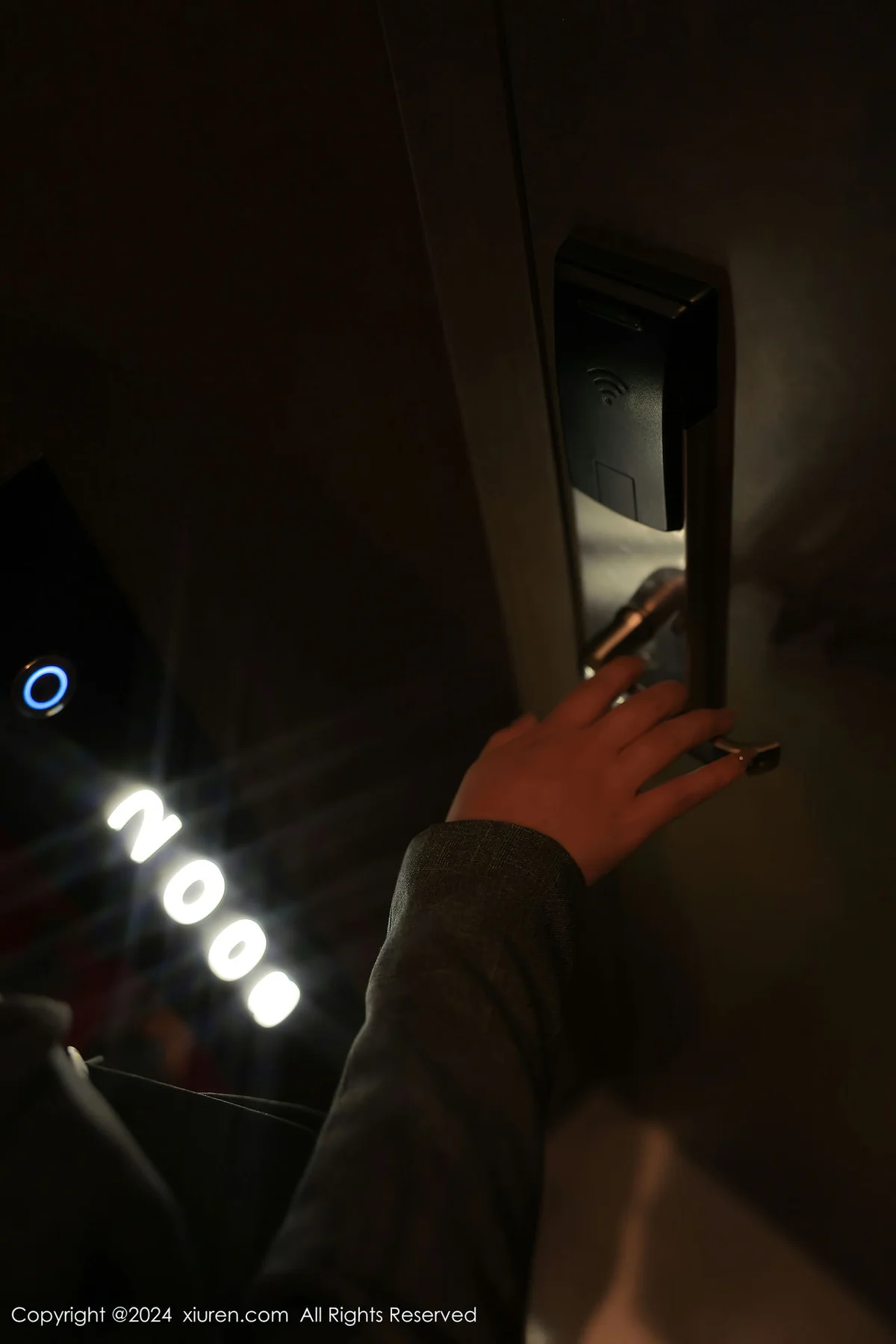 XiuRen 秀人 No.8496 金小依 灰色职业装性感写真11 - 8