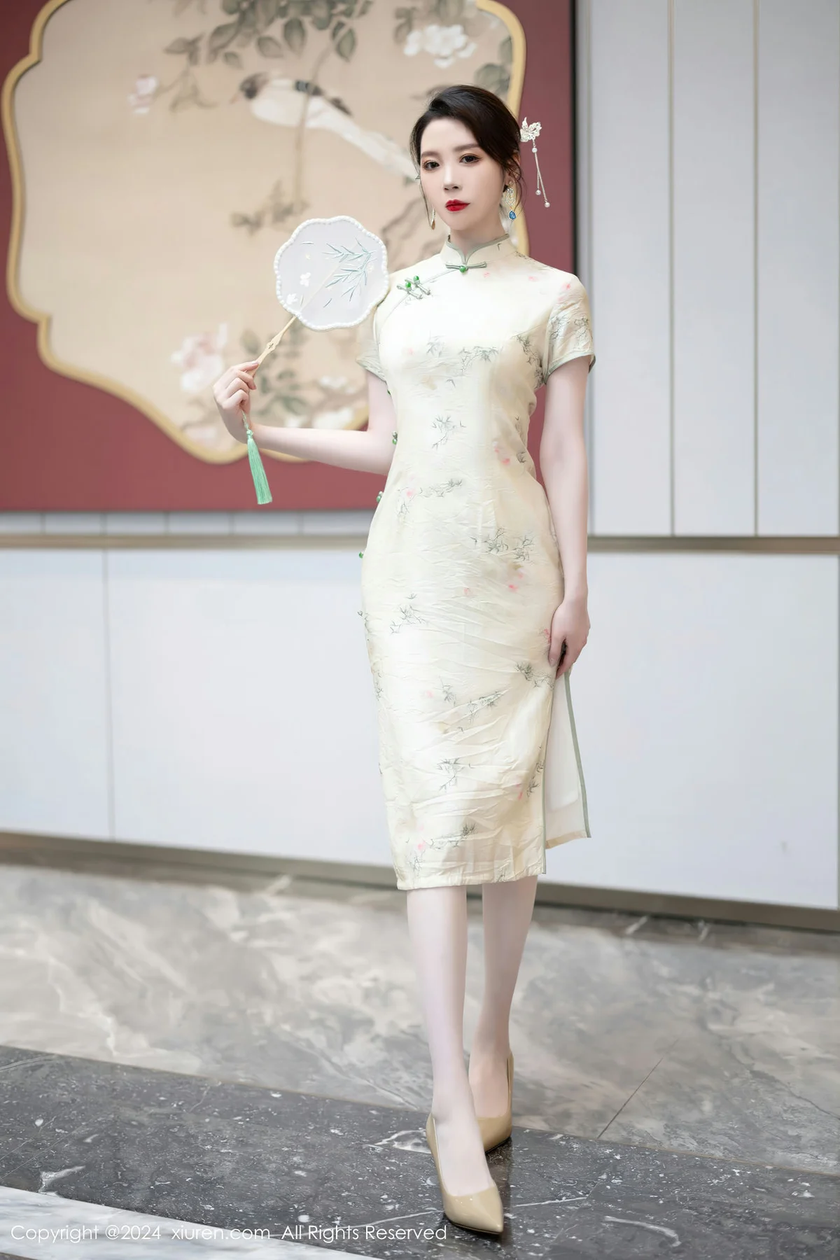 XiuRen 秀人 No.8497 梦心玥 浅黄色旗袍哈尔滨旅拍22 - 1