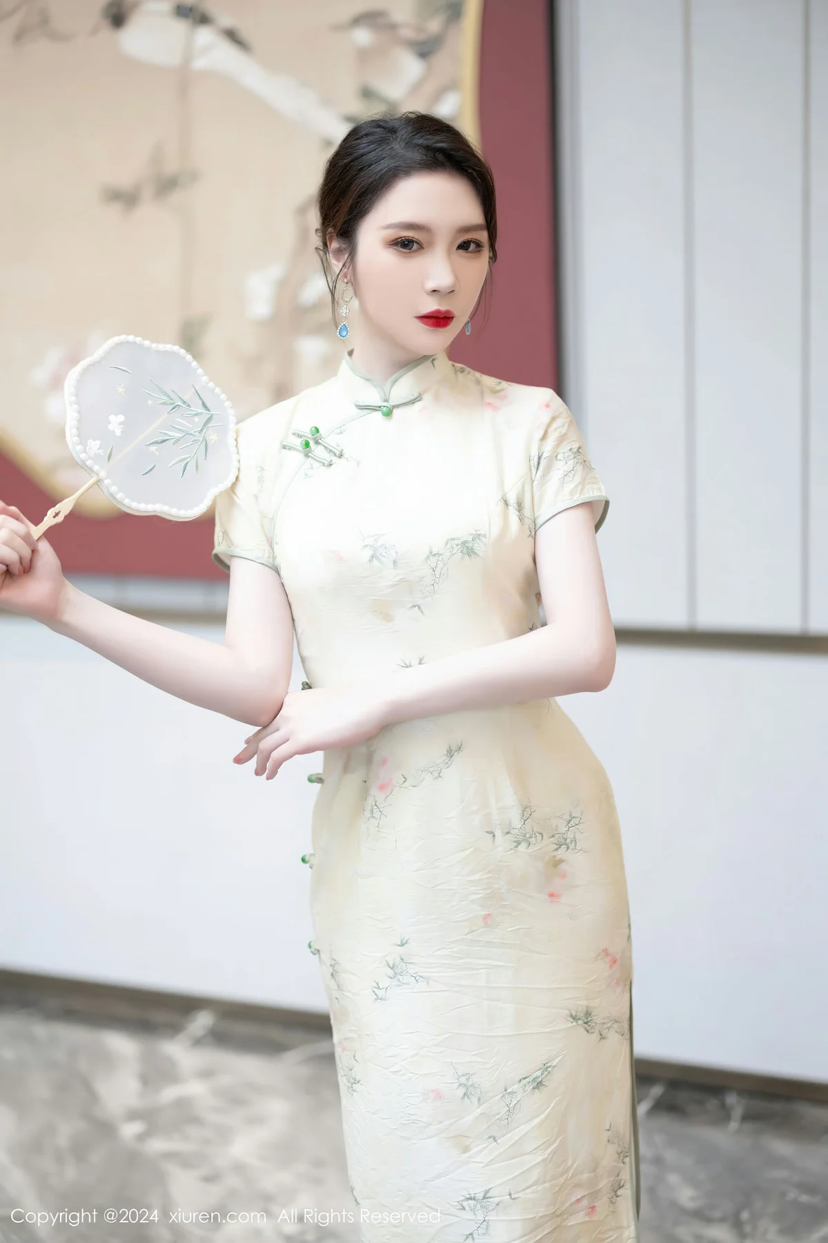 XiuRen 秀人 No.8497 梦心玥 浅黄色旗袍哈尔滨旅拍22 - 2