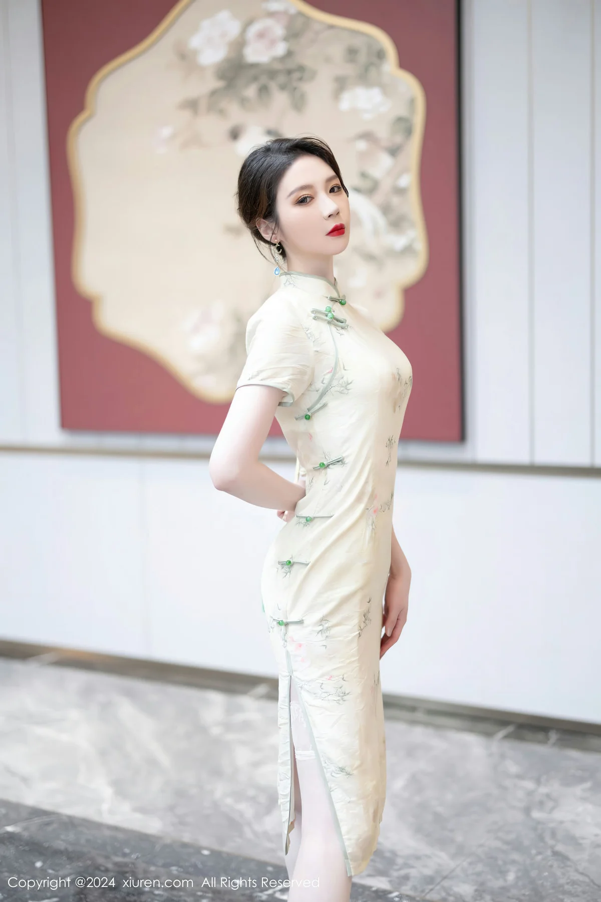 XiuRen 秀人 No.8497 梦心玥 浅黄色旗袍哈尔滨旅拍22 - 3