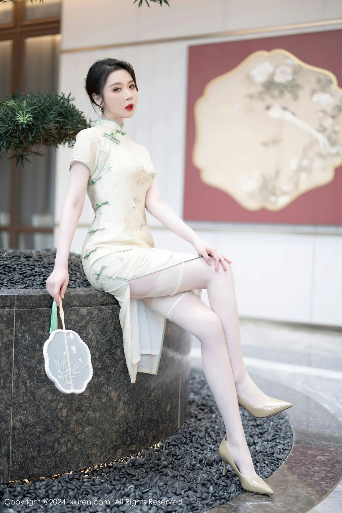 XiuRen 秀人 No.8497 梦心玥 浅黄色旗袍哈尔滨旅拍22 - 7