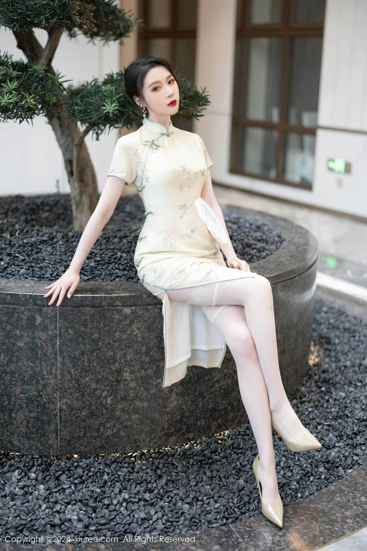 XiuRen 秀人 No.8497 梦心玥 浅黄色旗袍哈尔滨旅拍22 - 8