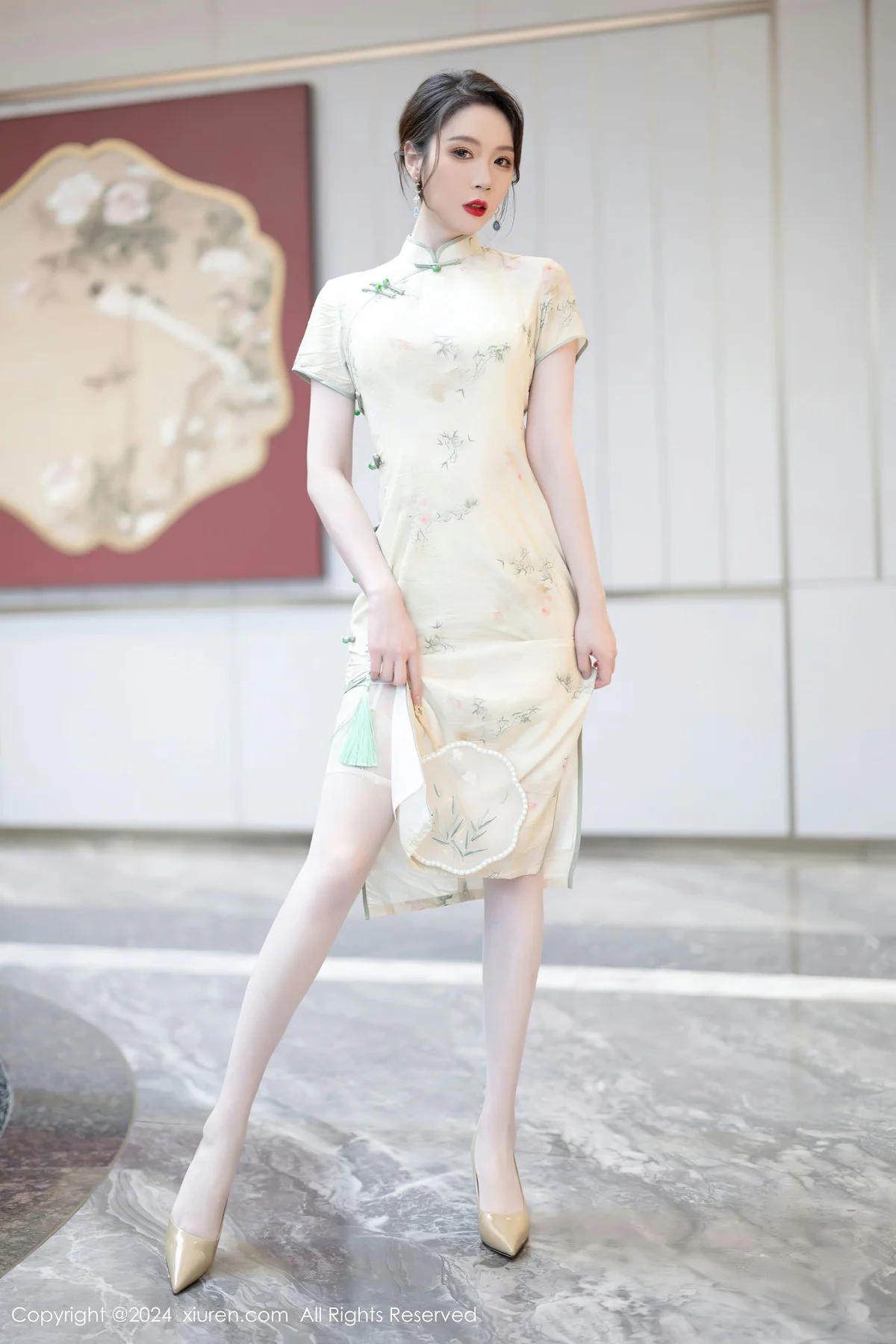 XiuRen 秀人 No.8497 梦心玥 浅黄色旗袍哈尔滨旅拍22 - 9