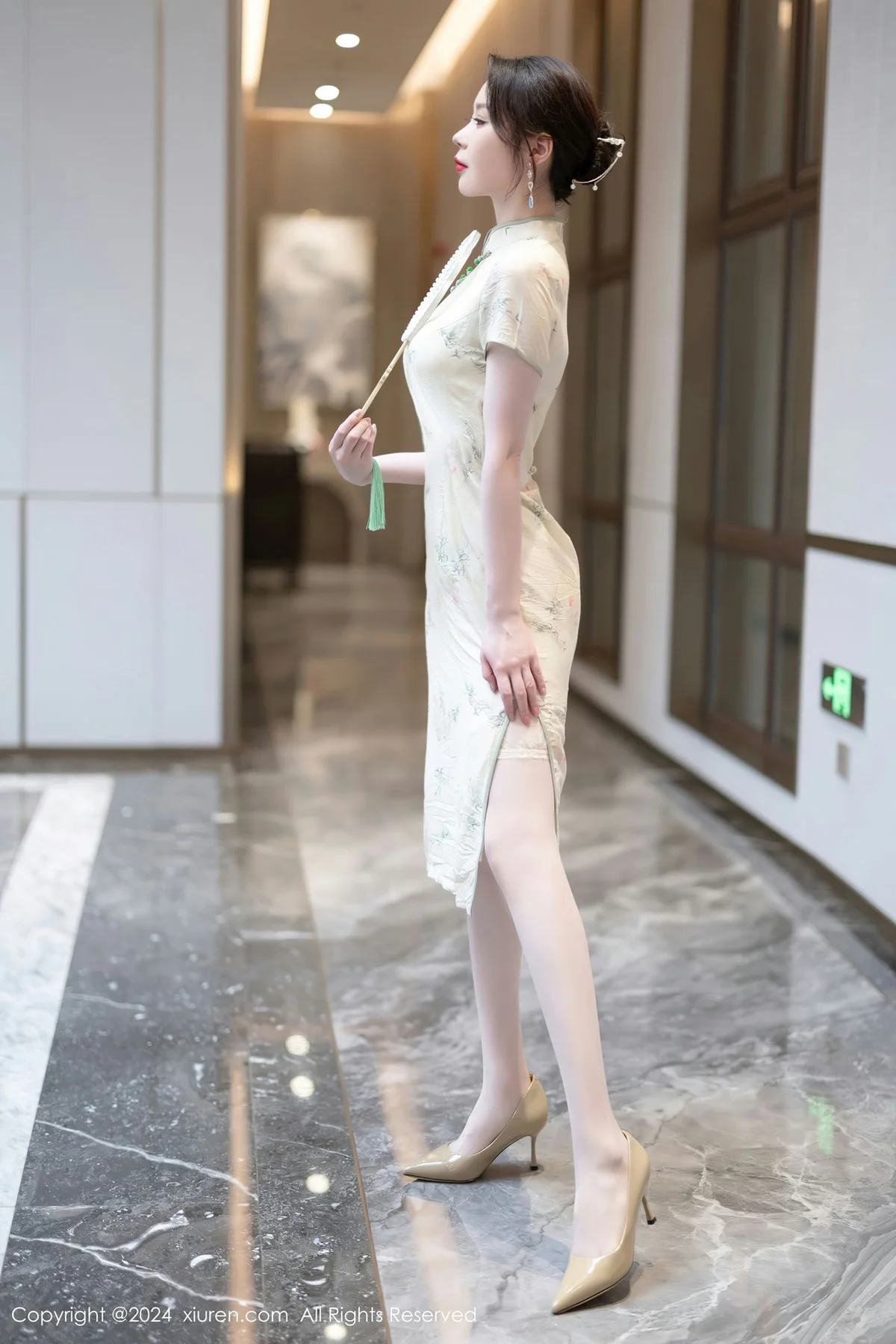 XiuRen 秀人 No.8497 梦心玥 浅黄色旗袍哈尔滨旅拍22 - 10