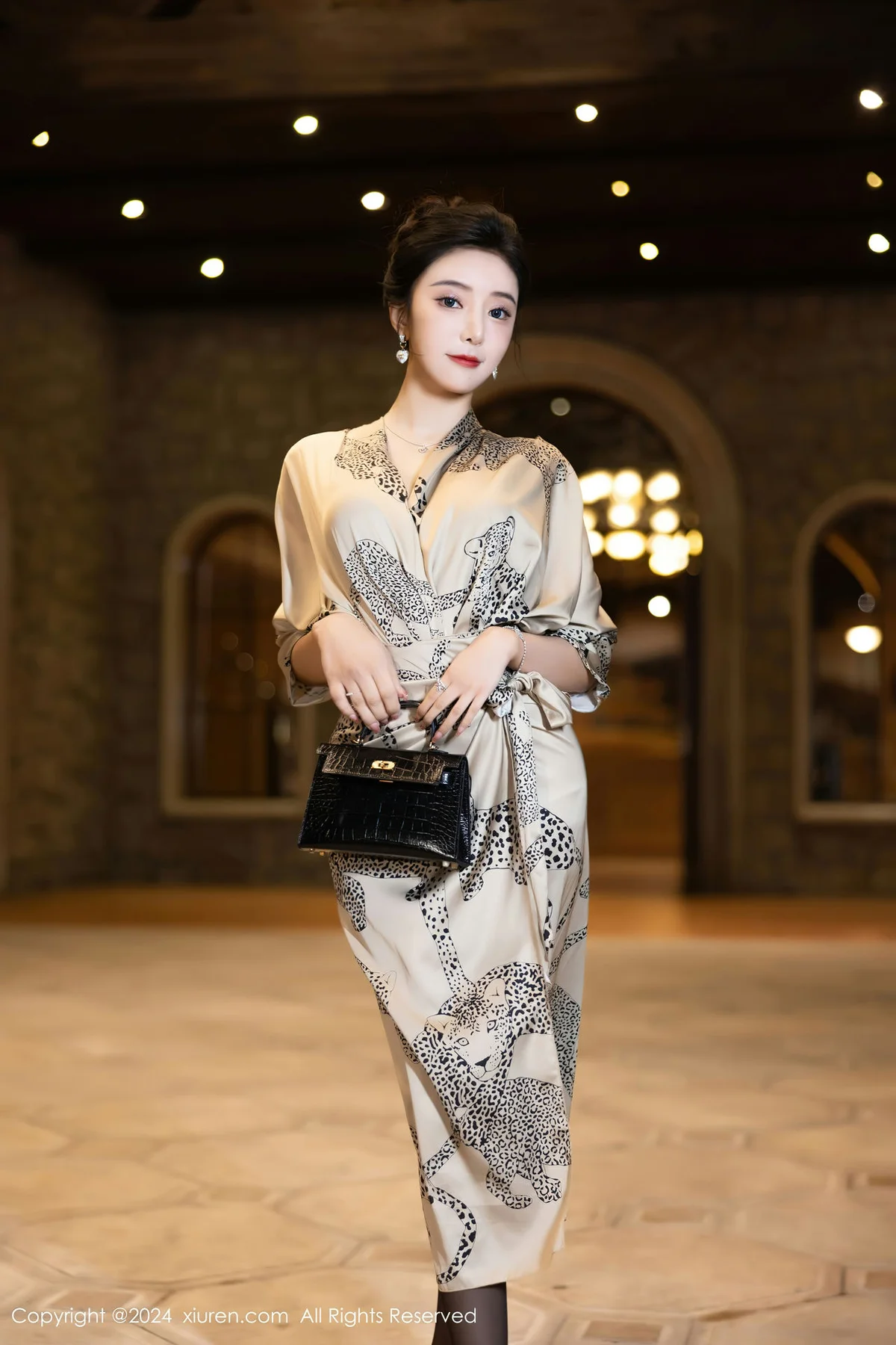 XiuRen 秀人 No.8510 王馨瑶yanni 御姐姿态哈尔滨旅拍22 - 1