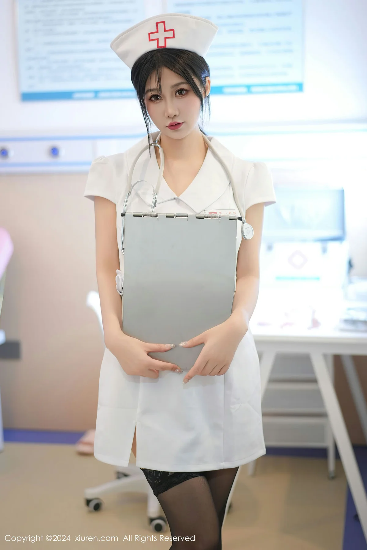 XiuRen 秀人 No.8512 laura阿姣 白色护士服性感写真1 - 3