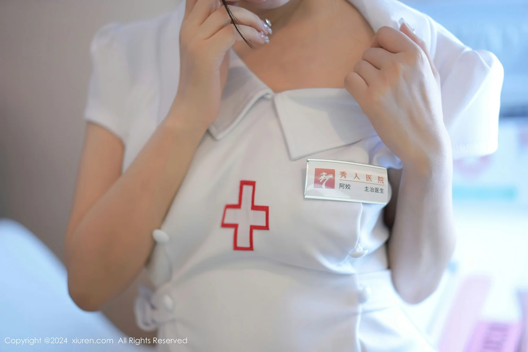 XiuRen 秀人 No.8512 laura阿姣 白色护士服性感写真1 - 1