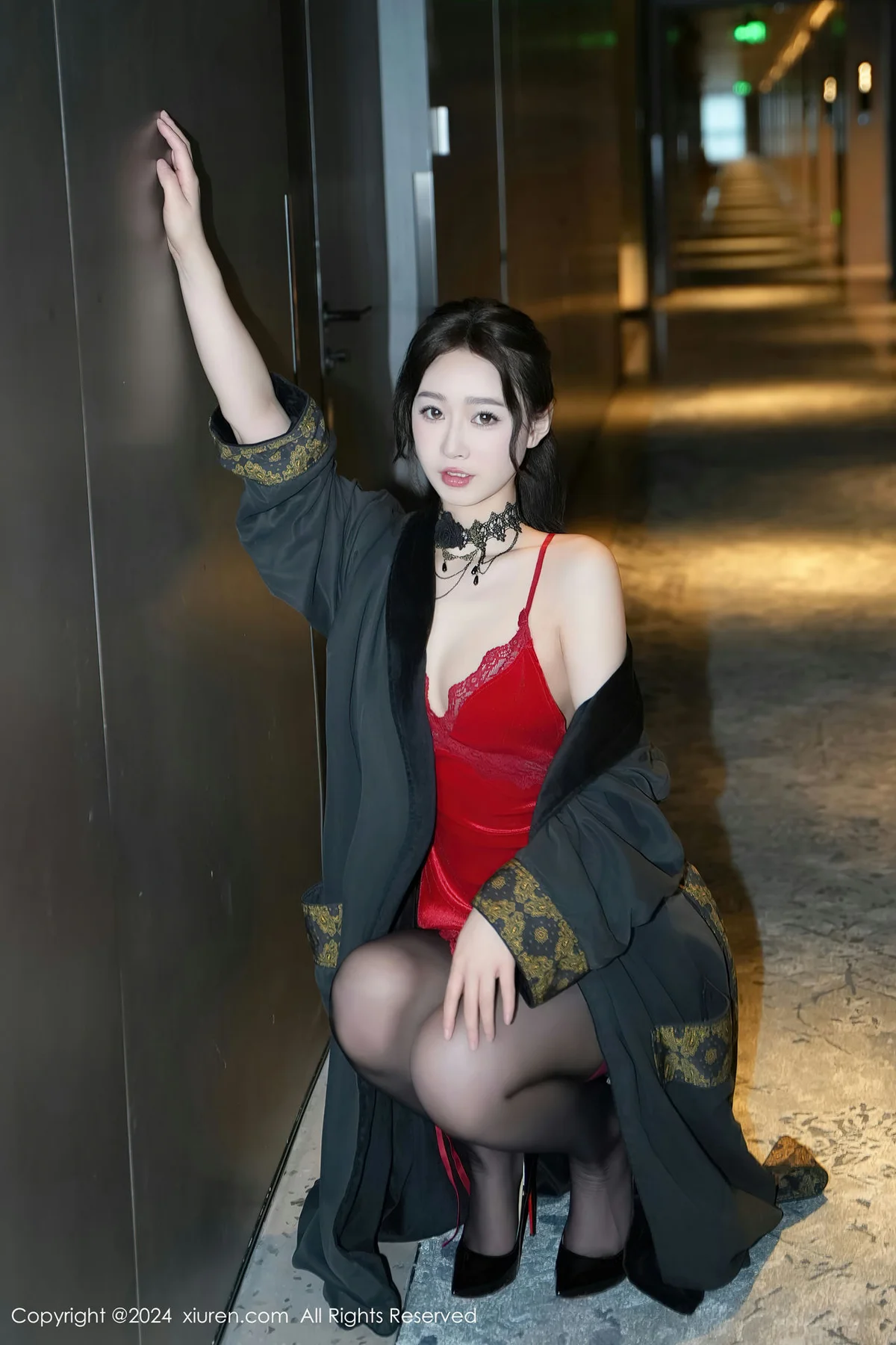 XiuRen 秀人 No.8547 软糖爱喝奶 红色吊带性感写真 - 2