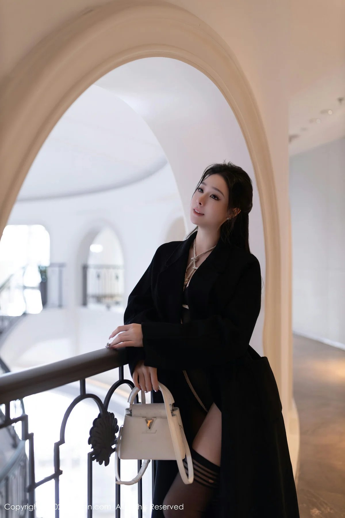 XiuRen 秀人 No.8552 小逗逗 黑色风衣性感写真1 - 7