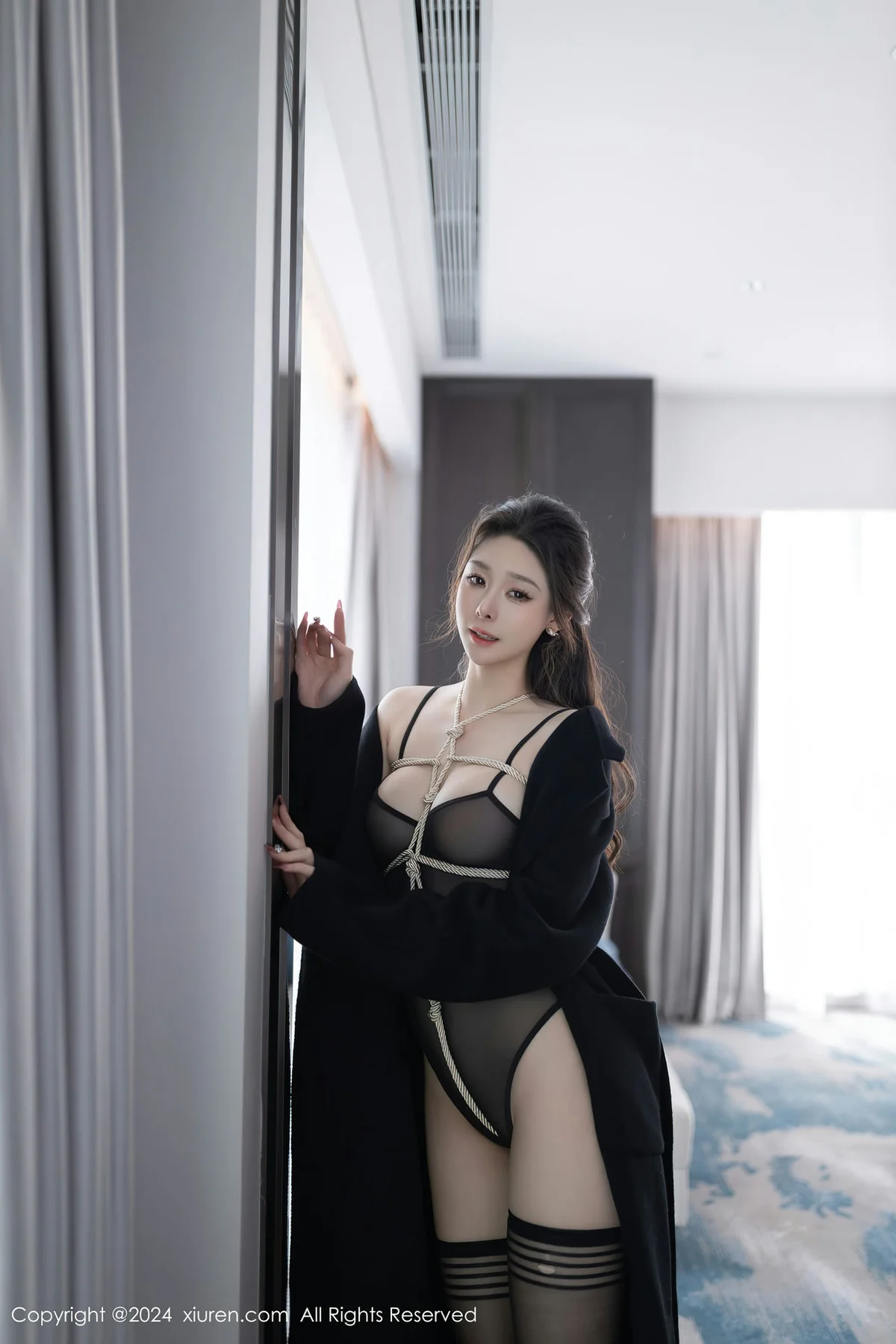 XiuRen 秀人 No.8552 小逗逗 黑色风衣性感写真1 - 10