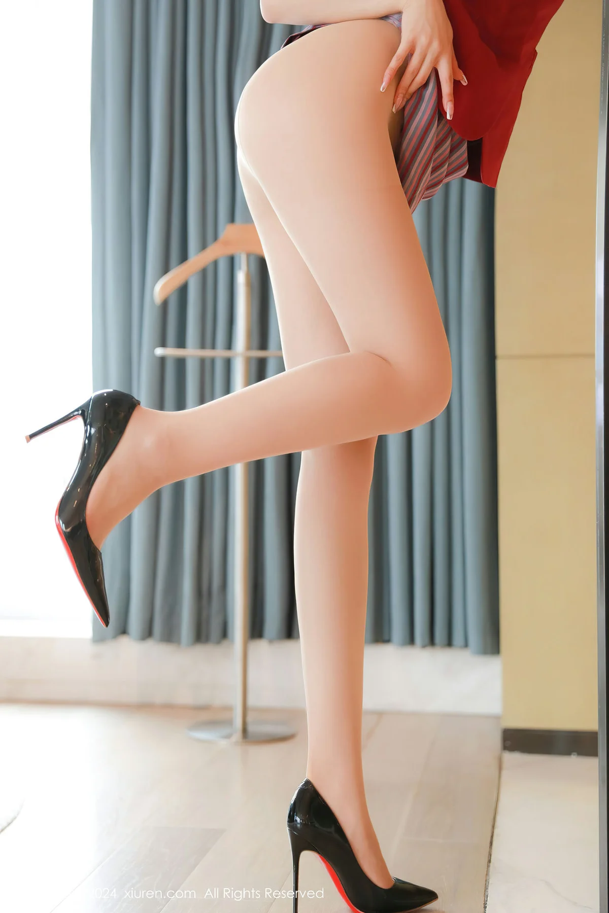 XiuRen 秀人 No.8563 清妙 空姐制服性感写真11 - 7