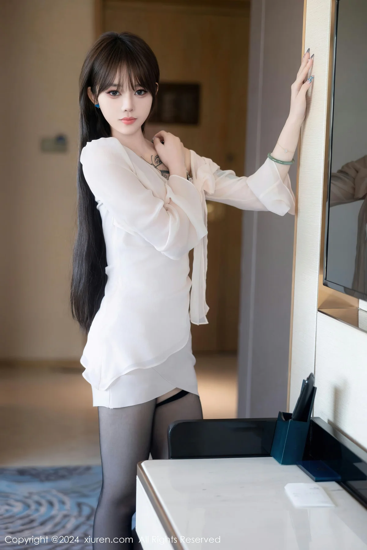 XiuRen 秀人 No.8591 奶瓶. 马兴国黑色情趣性感写真1 - 2