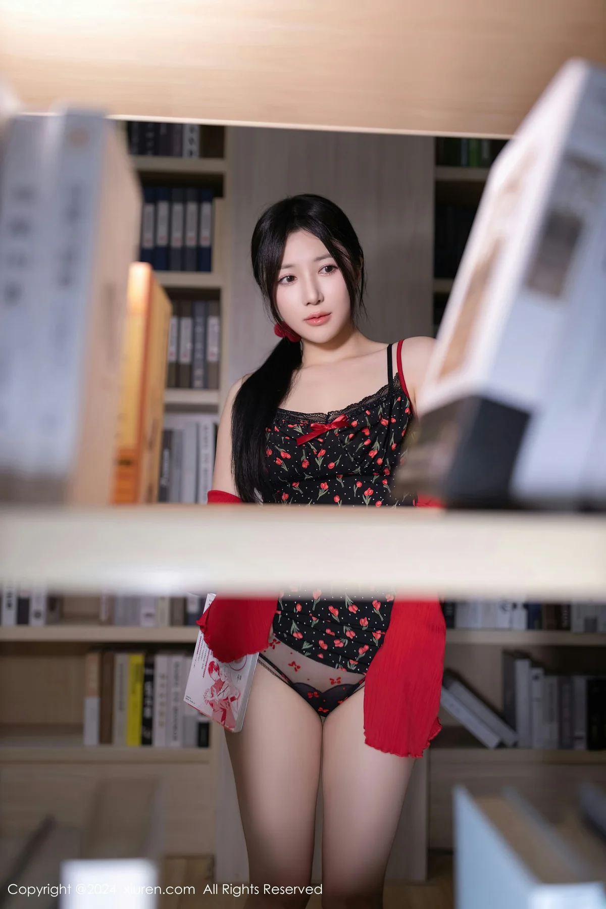 XiuRen 秀人 No.8596 鱼子酱Fish 图书馆场景拍摄性感写真1 - 8