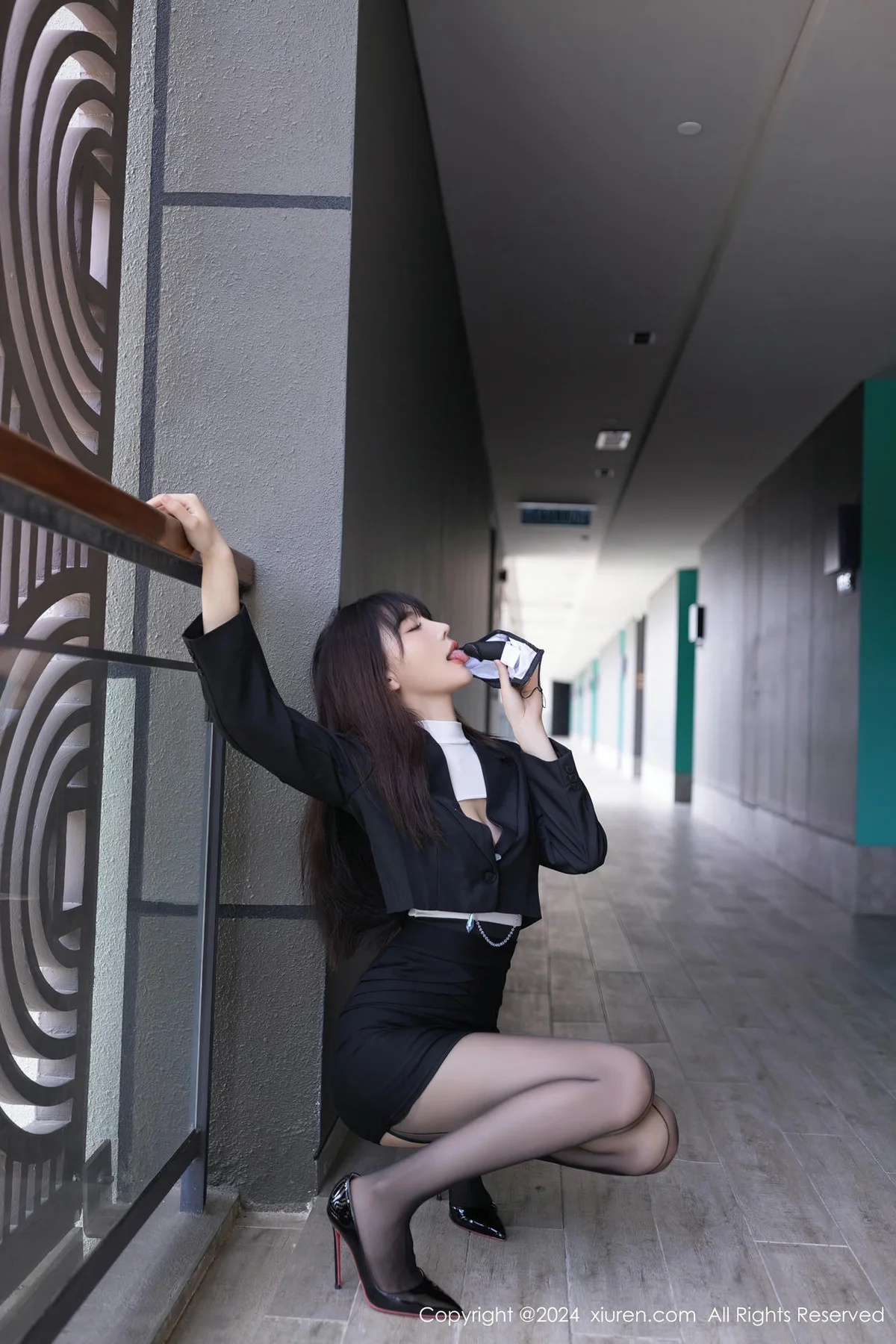 XiuRen 秀人 No.8627 陆萱萱 口罩主题拍摄性感写真111 - 4