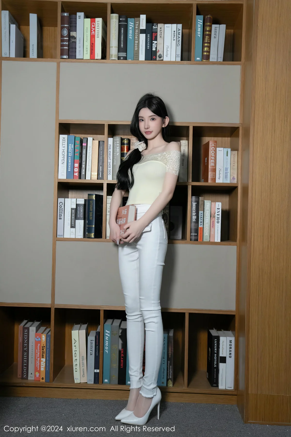 XiuRen 秀人 No.8633 周于希Sally 主题《图书馆隐秘的角落》长白山旅拍33 - 9