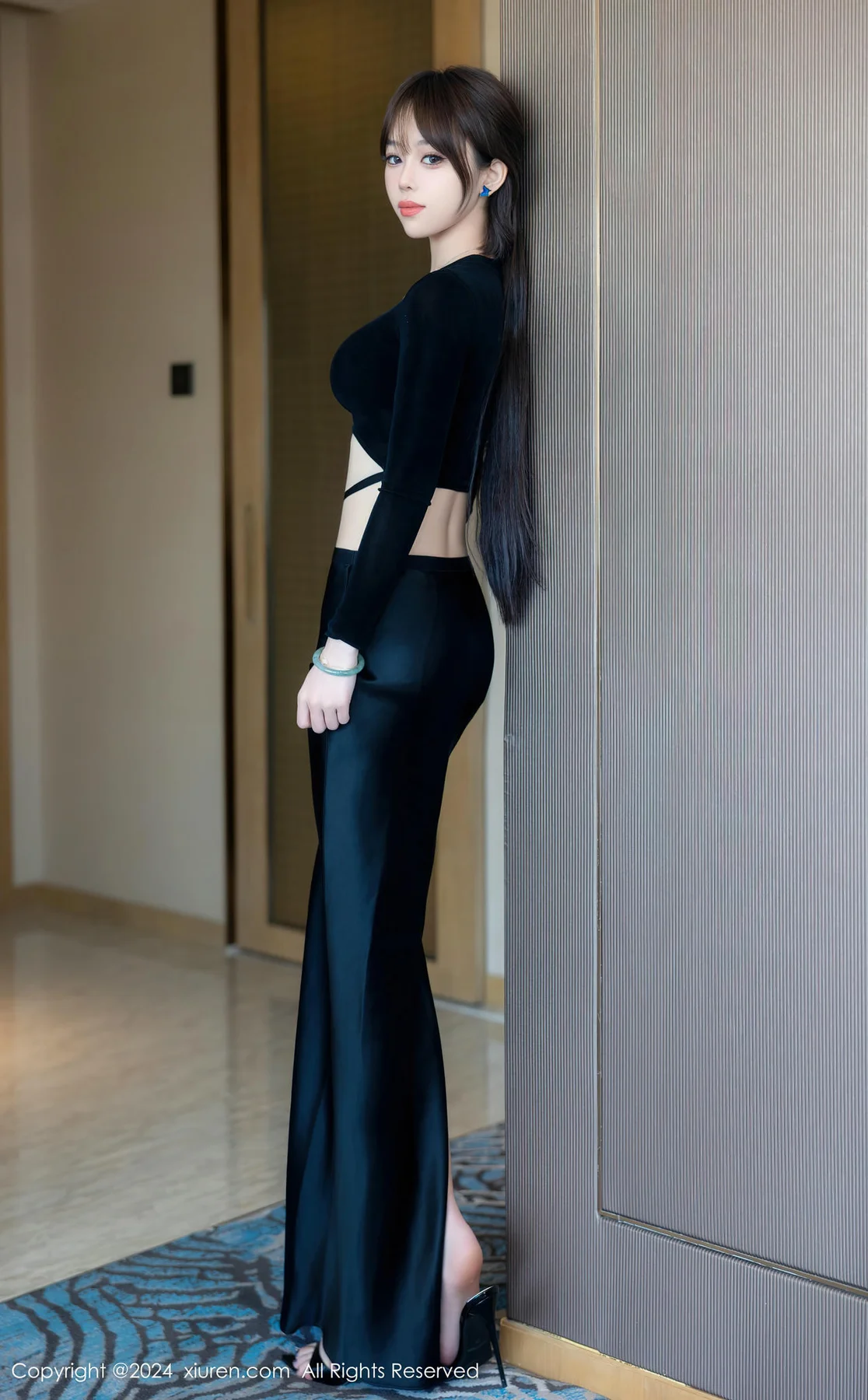 XiuRen 秀人 No.8661 奶瓶. 极致美腿性感写真11 - 9