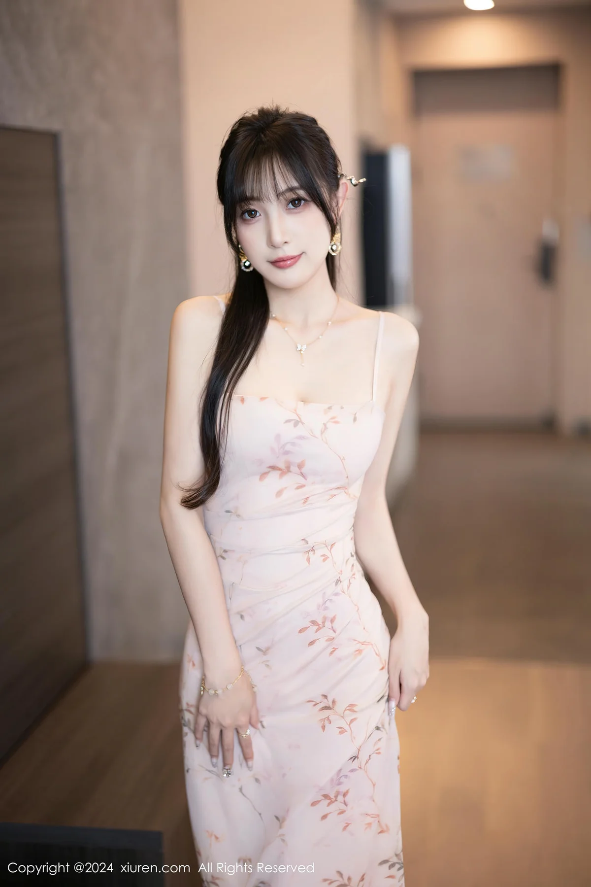 XiuRen 秀人 No.8682 林星阑 浅粉色连衣裙性感写真33 - 4