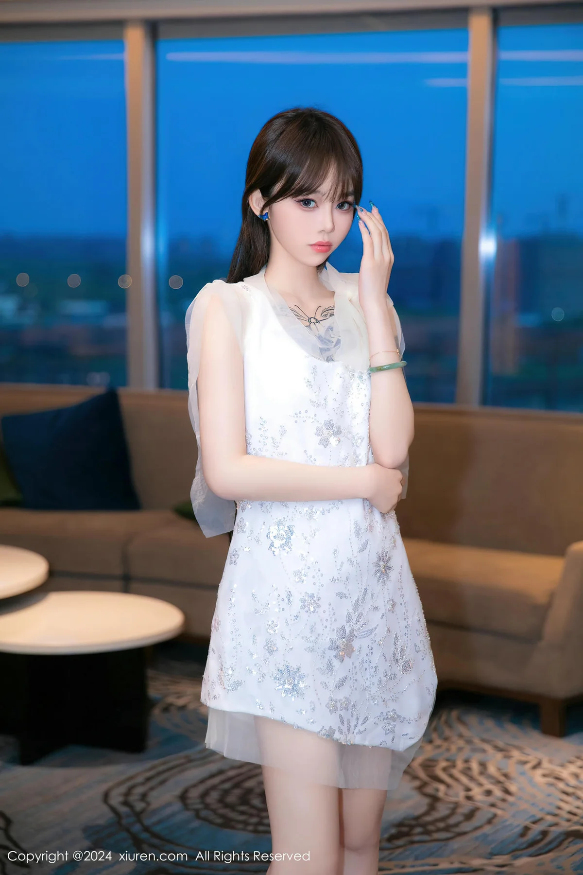 XiuRen 秀人 No.8696 奶瓶. 情趣内衣性感写真2 - 1