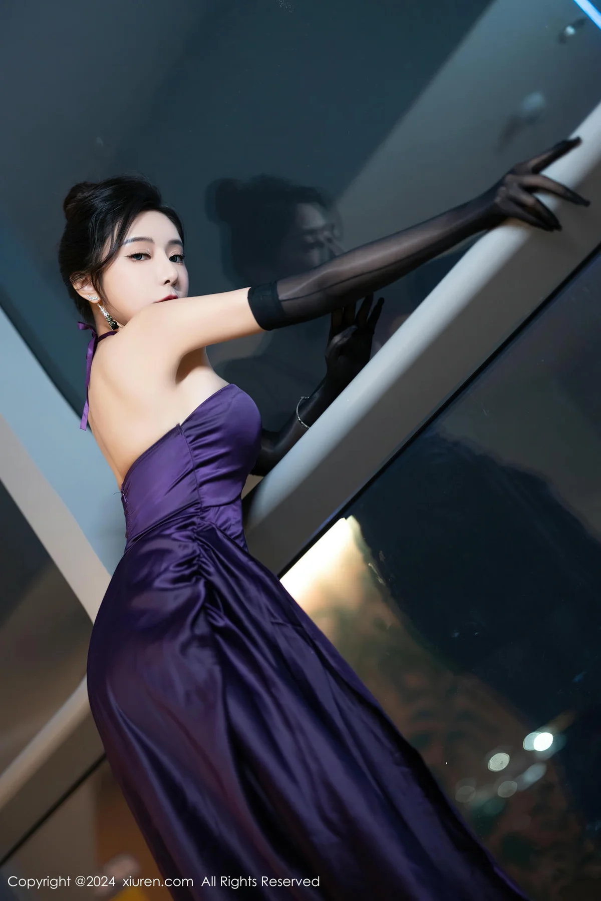 XiuRen 秀人 No.8698 王馨瑶yanni 紫色丝袜性感写真1 - 5