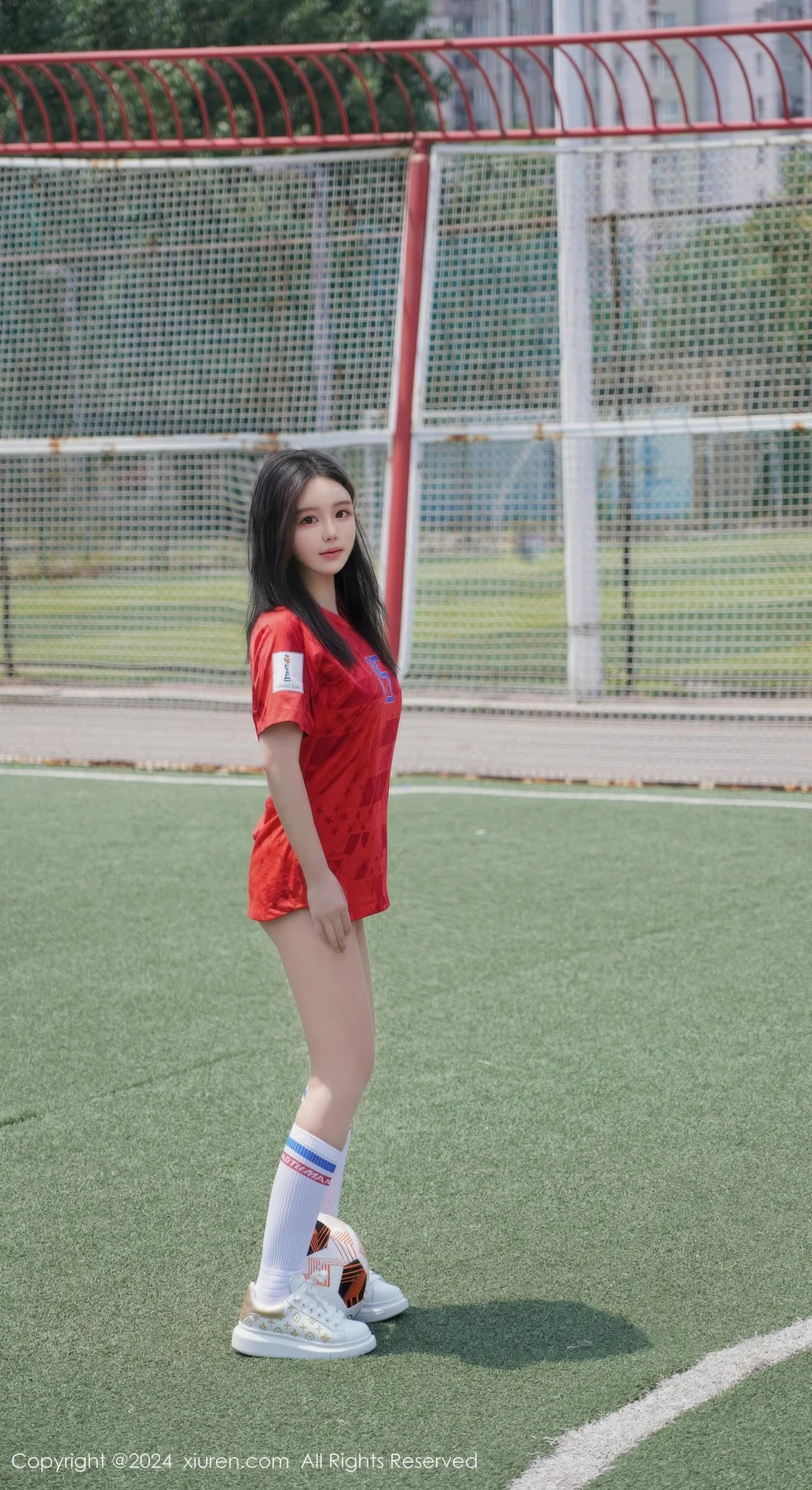 XiuRen 秀人 No.8733 小薯条nienie 足球场景拍摄性感写真 - 5