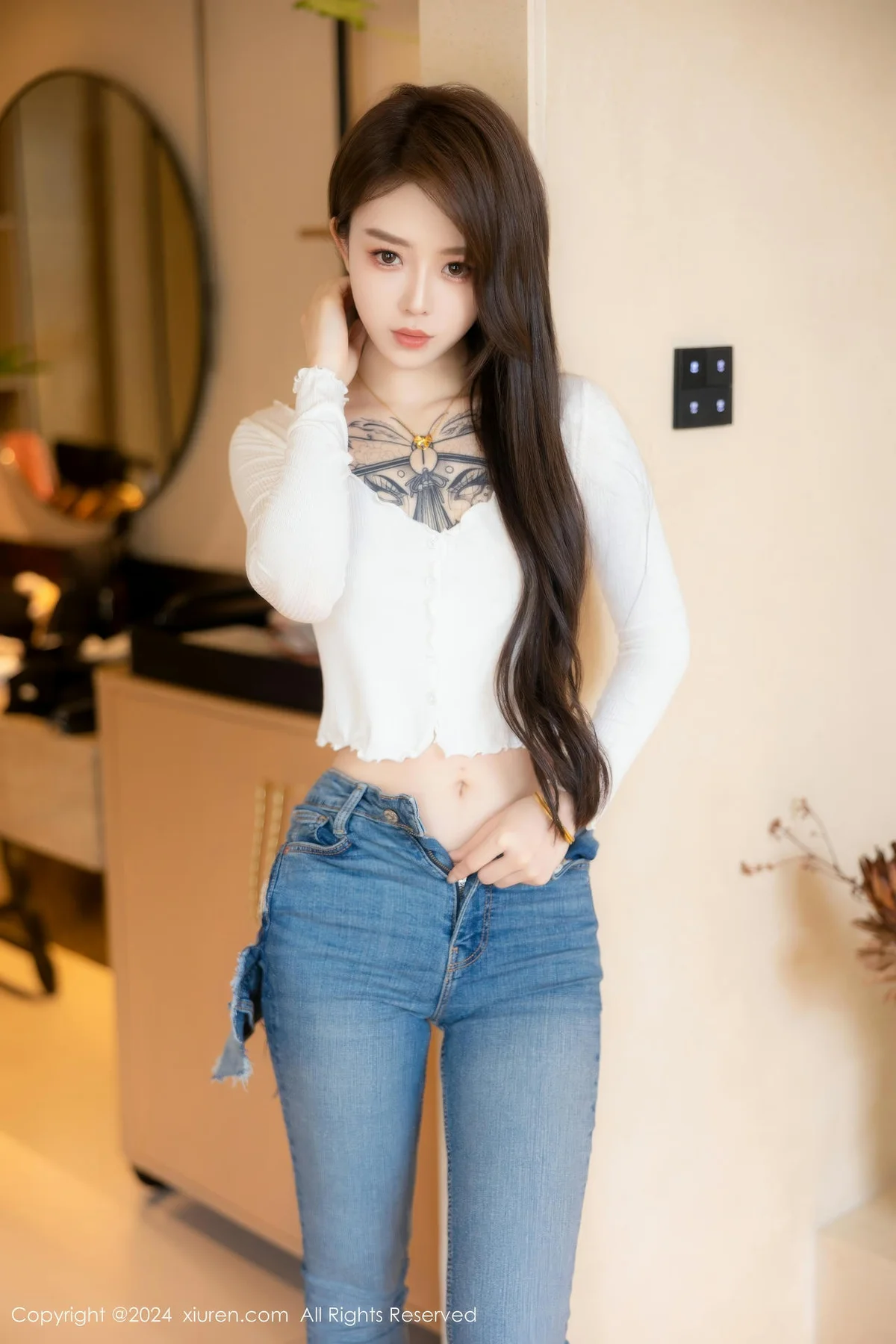 XiuRen 秀人 No.8740 奶瓶. 蓝色牛仔裤性感写真3 - 6