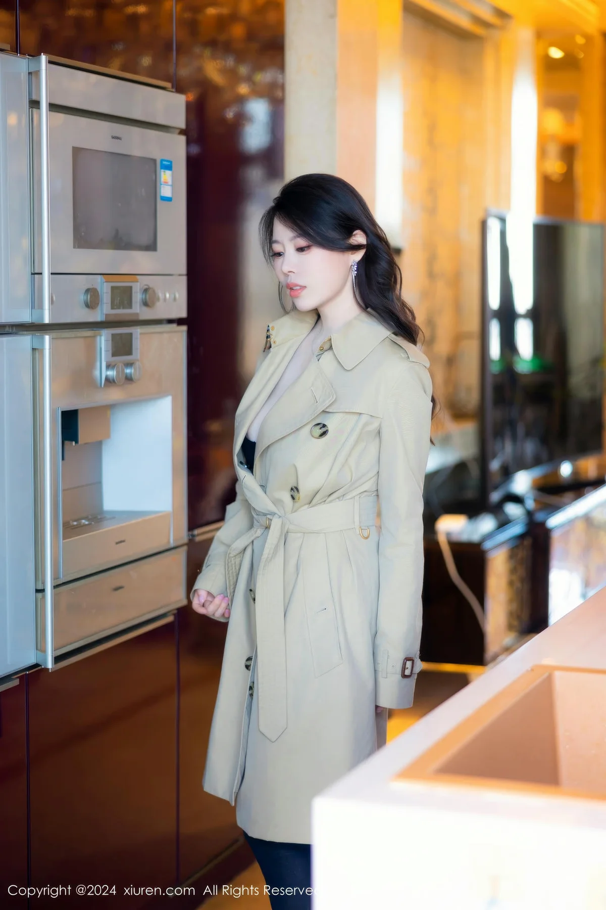 XiuRen 秀人 No.8747 白茹雪 浅色风衣性感写真3 - 2