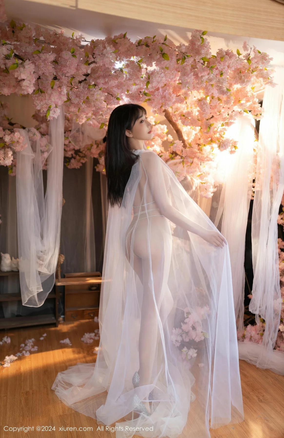 XiuRen 秀人 No.8807 陆萱萱 桃花仙主题拍摄迪拜旅拍111 - 2