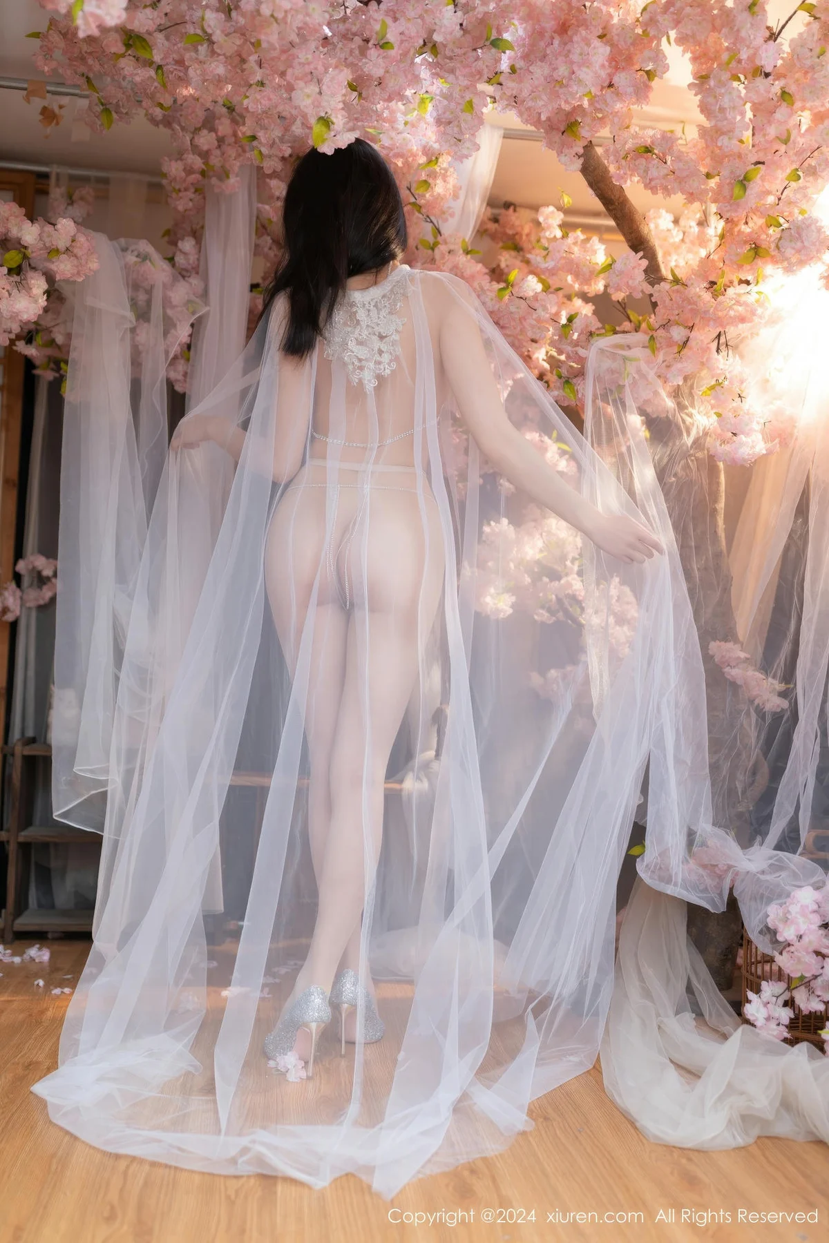 XiuRen 秀人 No.8807 陆萱萱 桃花仙主题拍摄迪拜旅拍111 - 10