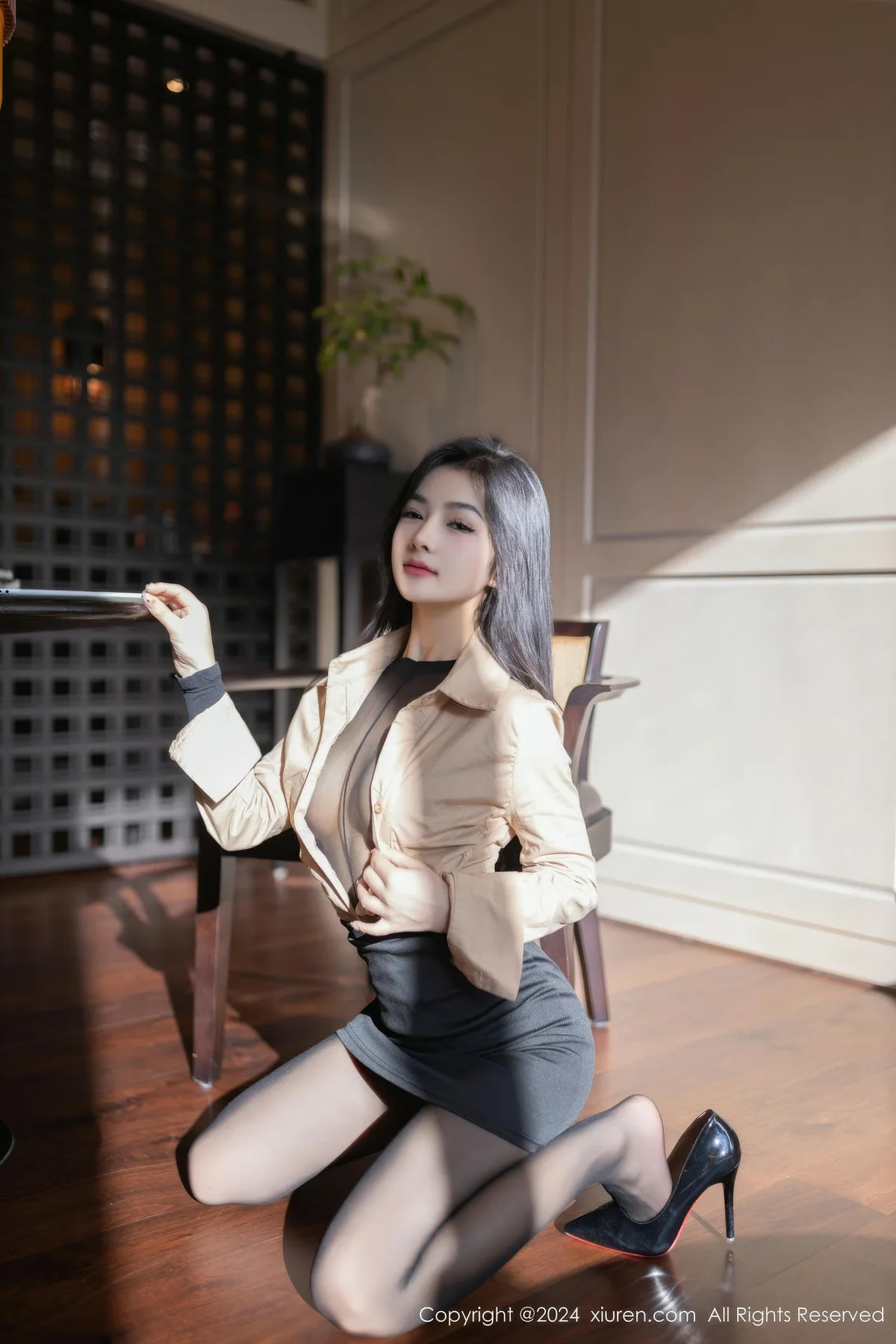 XiuRen 秀人 No.8835 谭小灵 性感OL性感写真3 - 9