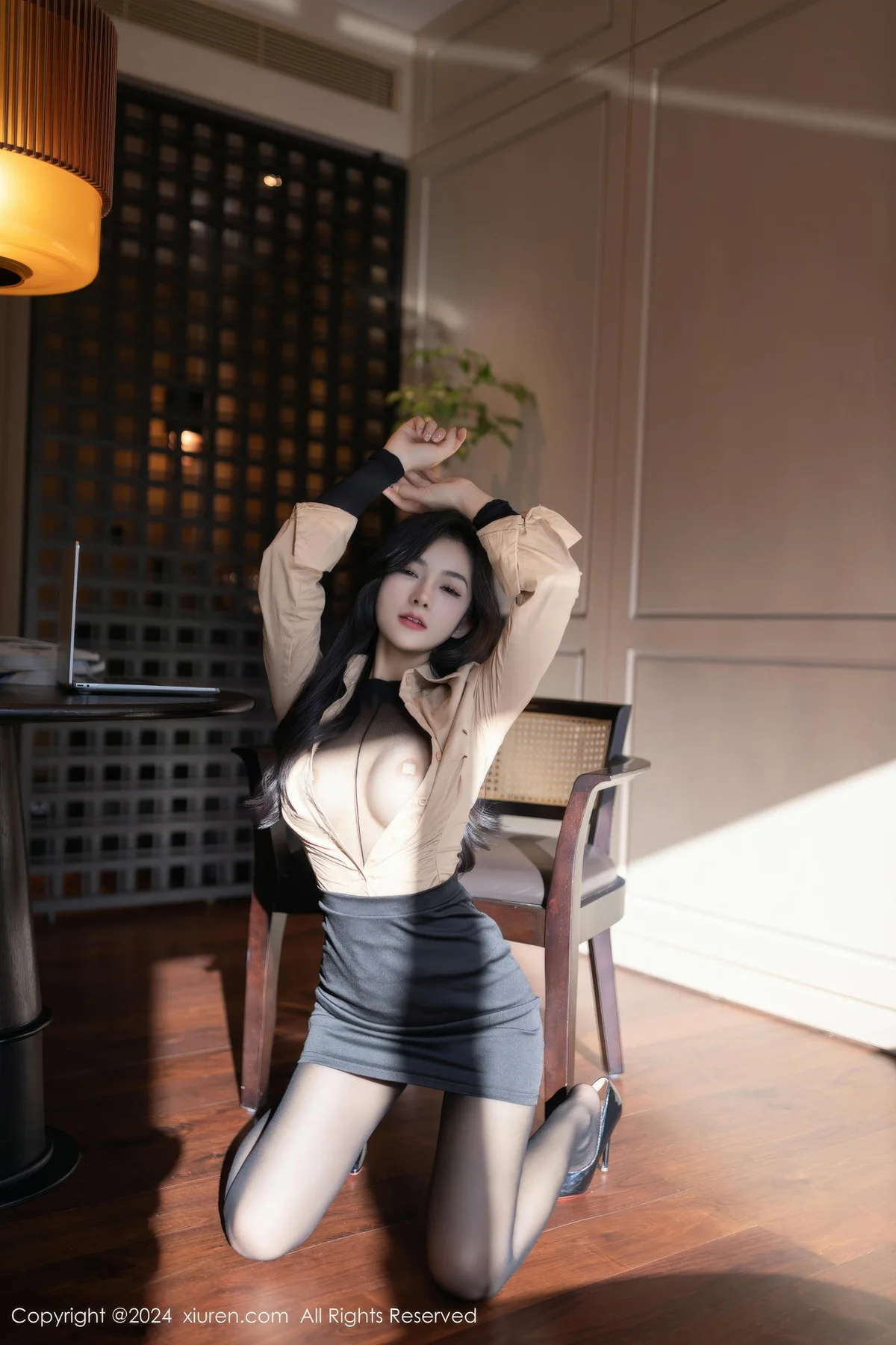 XiuRen 秀人 No.8835 谭小灵 性感OL性感写真3 - 10