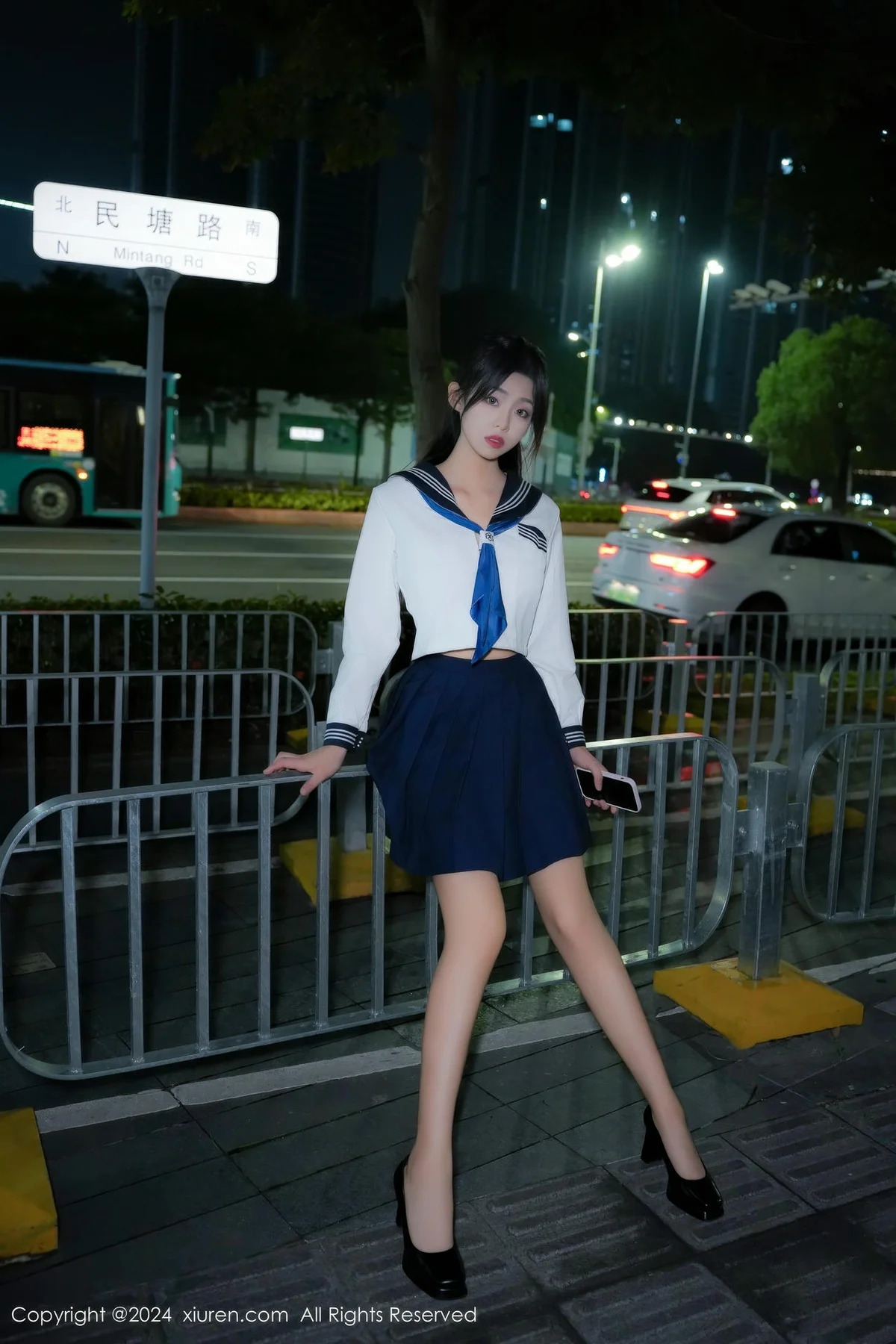 XiuRen 秀人 No.8879 董林越 蓝白色校服性感写真 - 8