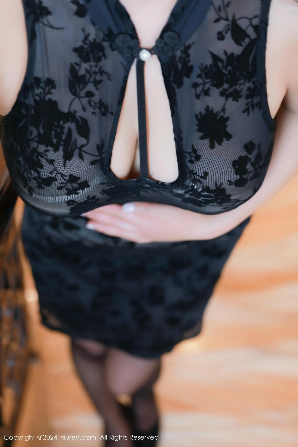 XiuRen 秀人 No.8893 璃月 首套写真黑色旗袍搭配33 - 6