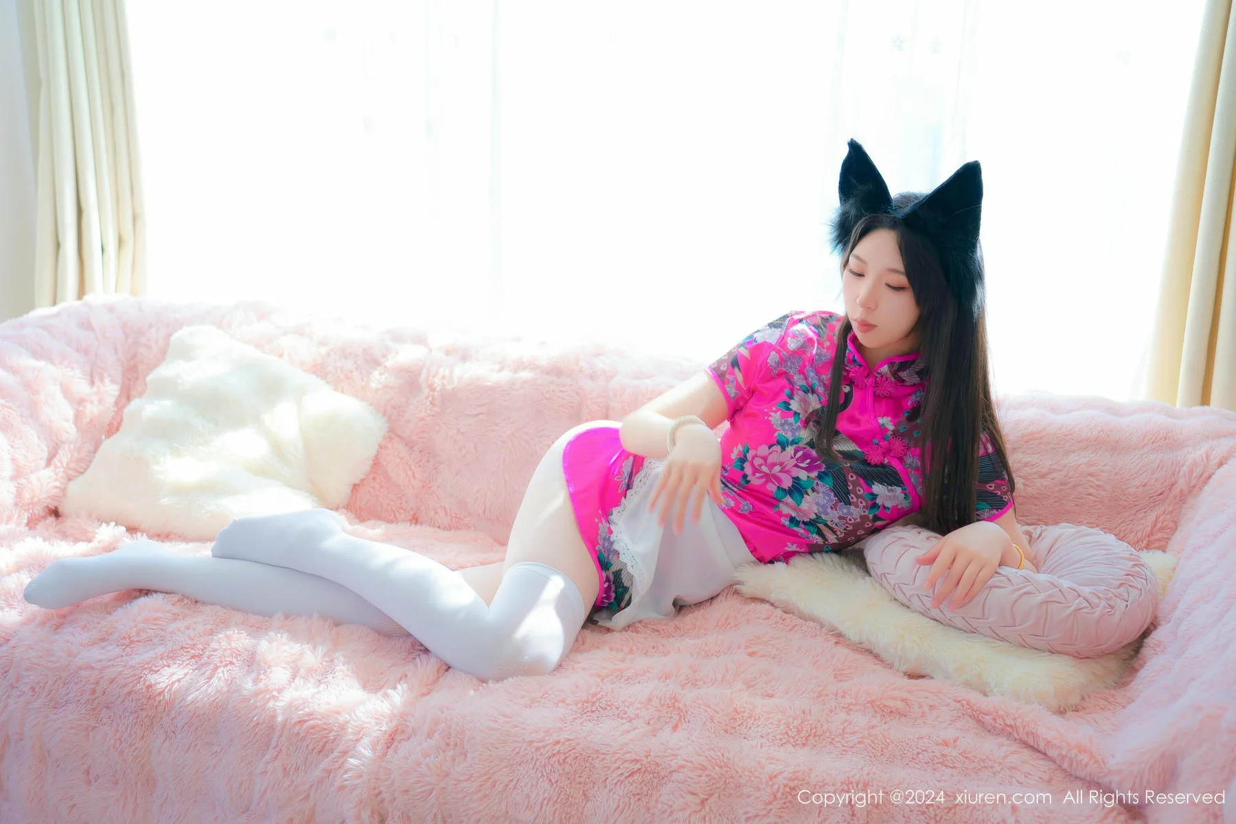 XiuRen 秀人 No.8896 小波多 暗红厨娘装扮性感写真 - 10