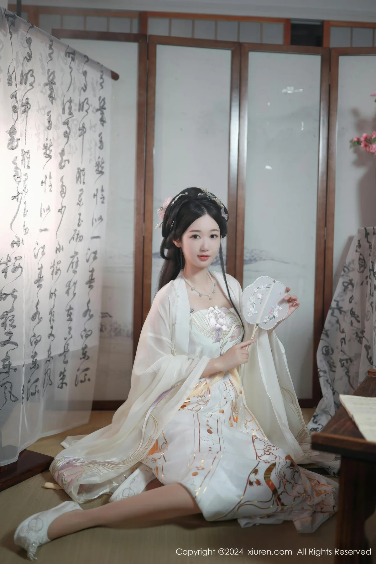 XiuRen 秀人 No.8898 唐安琪 浅色古装迪拜旅拍11 - 4