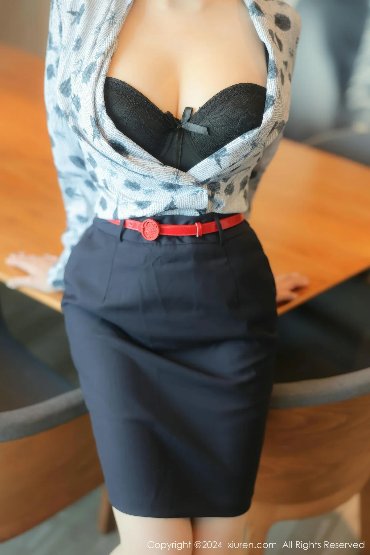 XiuRen 秀人 No.8919 袁圆 首套写真性感空姐1 - 3