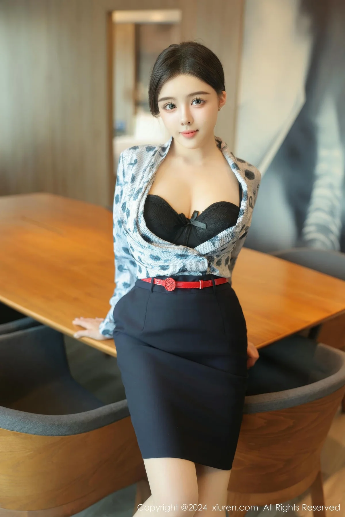 XiuRen 秀人 No.8919 袁圆 首套写真性感空姐1 - 4