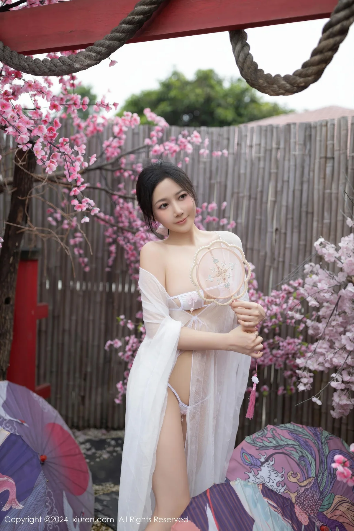 XiuRen 秀人 No.8927 鱼子酱Fish 白色轻透连衣裙迪拜旅拍11 - 2