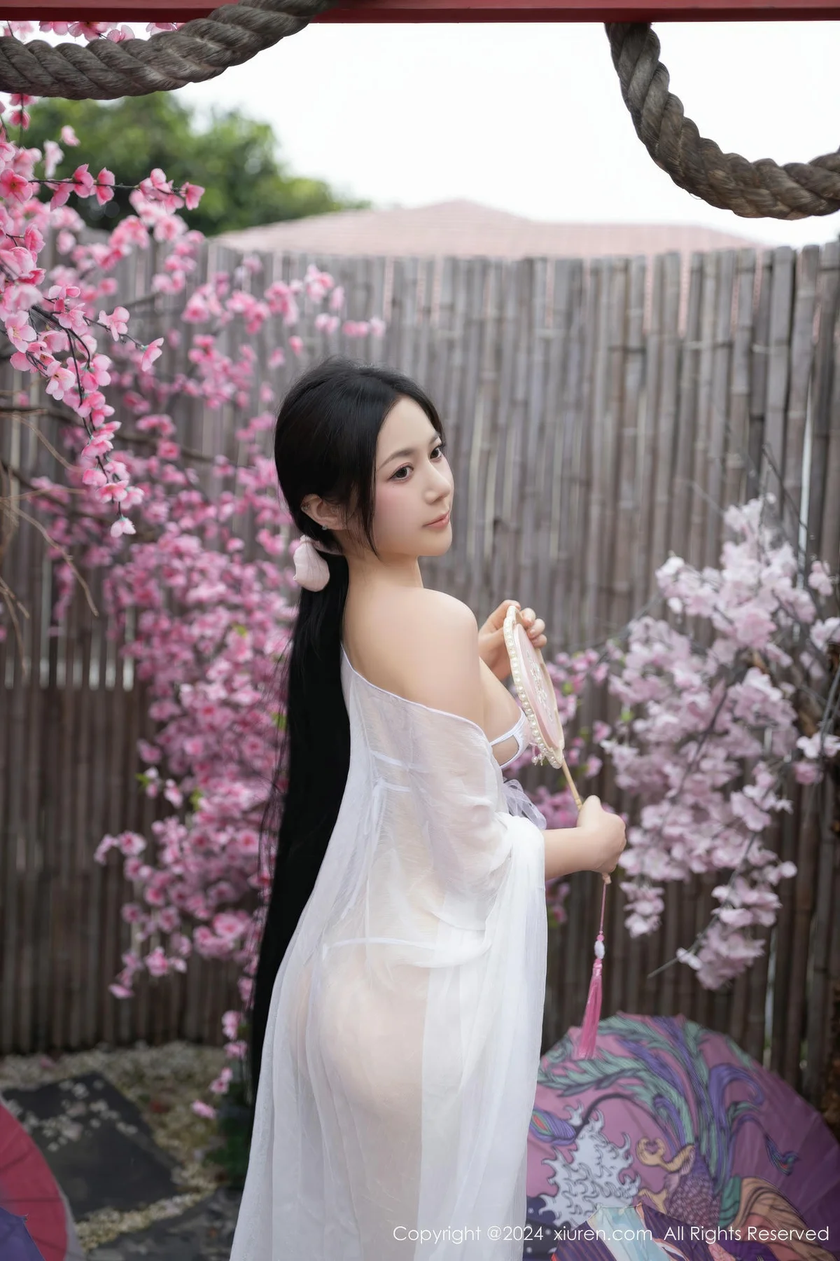 XiuRen 秀人 No.8927 鱼子酱Fish 白色轻透连衣裙迪拜旅拍11 - 5