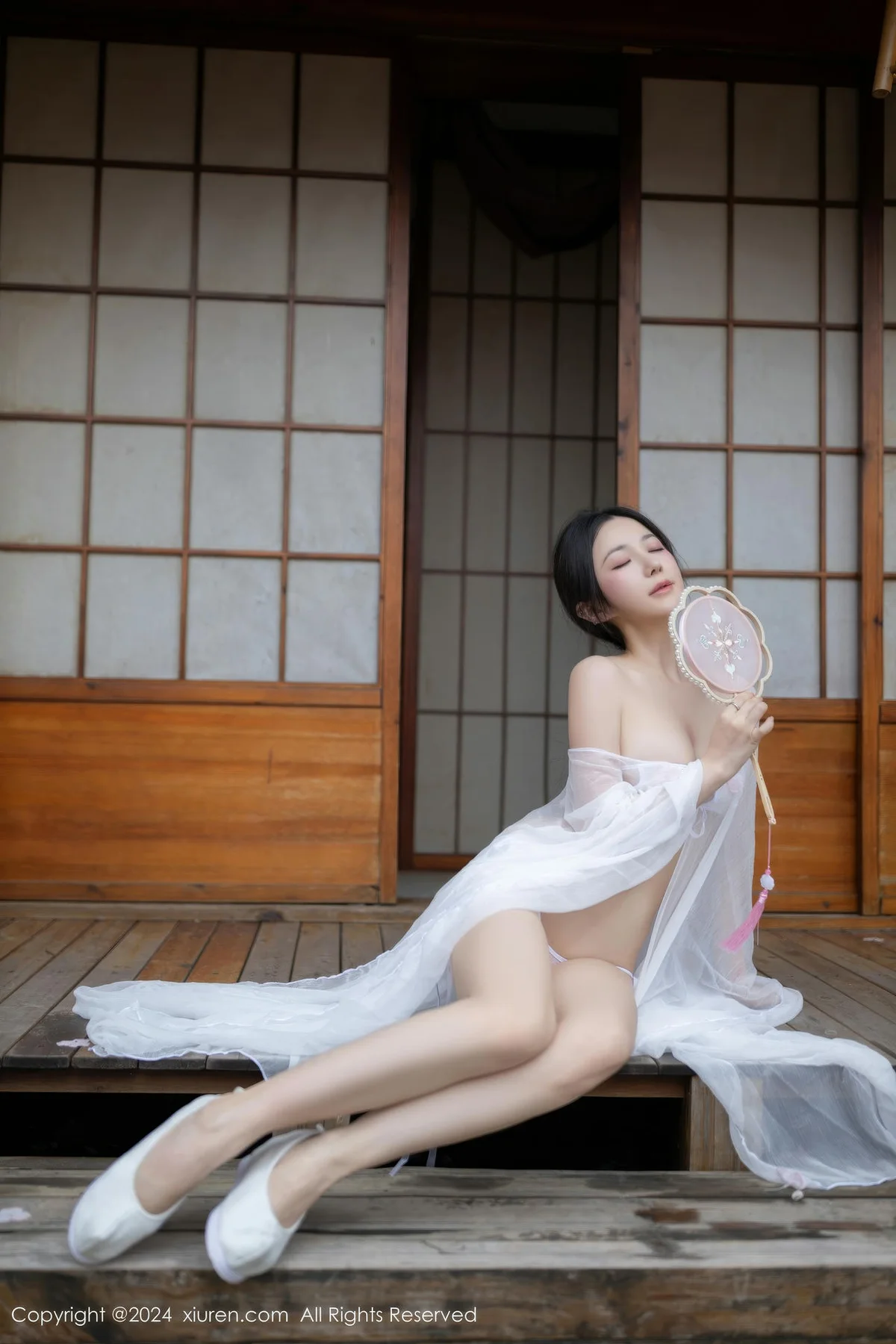 XiuRen 秀人 No.8927 鱼子酱Fish 白色轻透连衣裙迪拜旅拍11 - 10