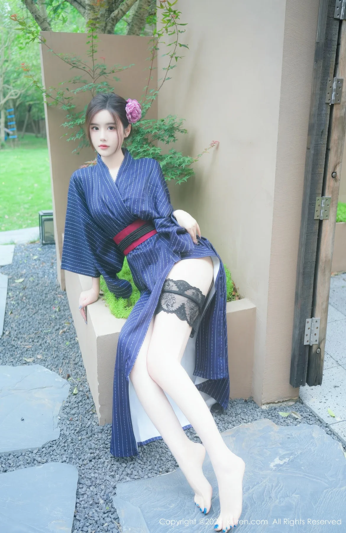 XiuRen 秀人 No.8928 Erikaki  户外枷锁主题拍摄性感写真 - 3