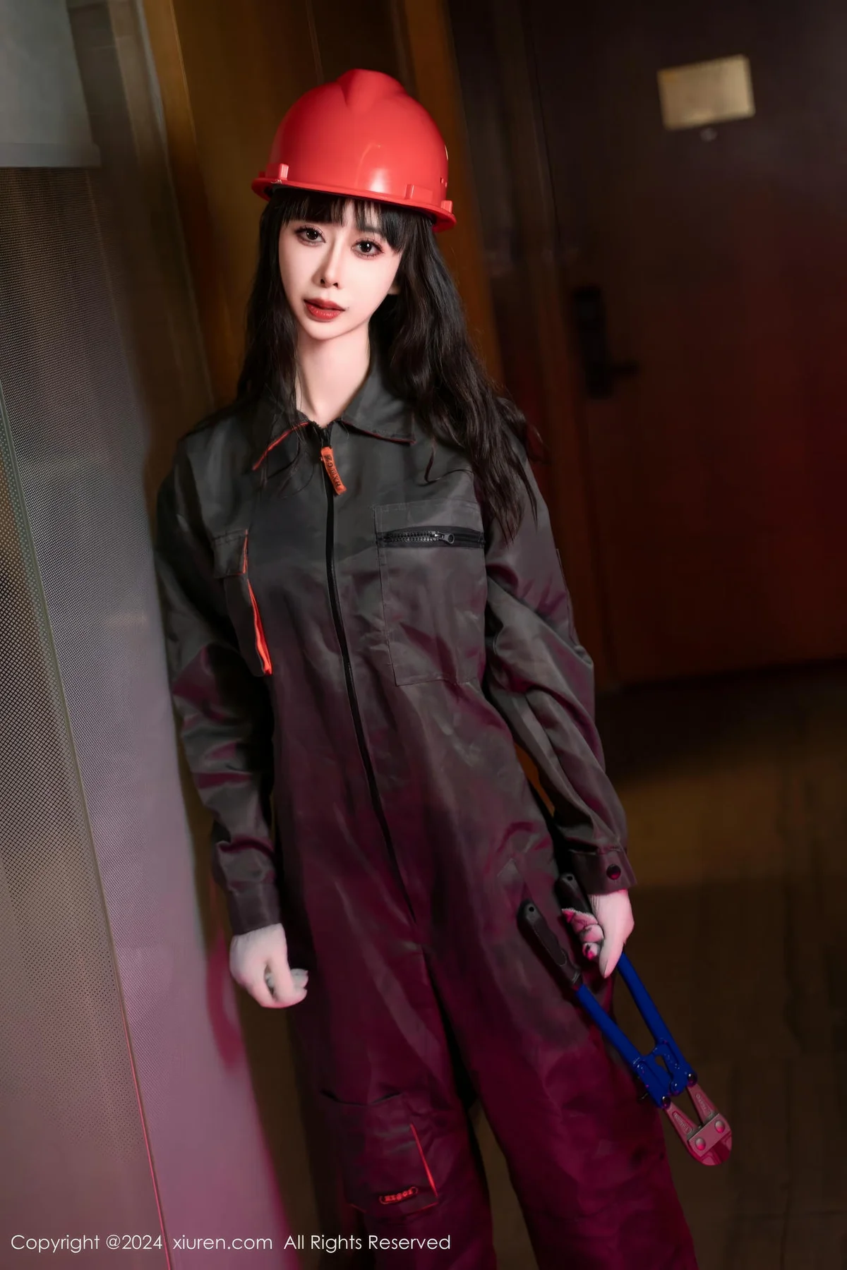 XiuRen 秀人 No.8938 宝宝甜 上门女维修工特殊服务性感写真 - 8