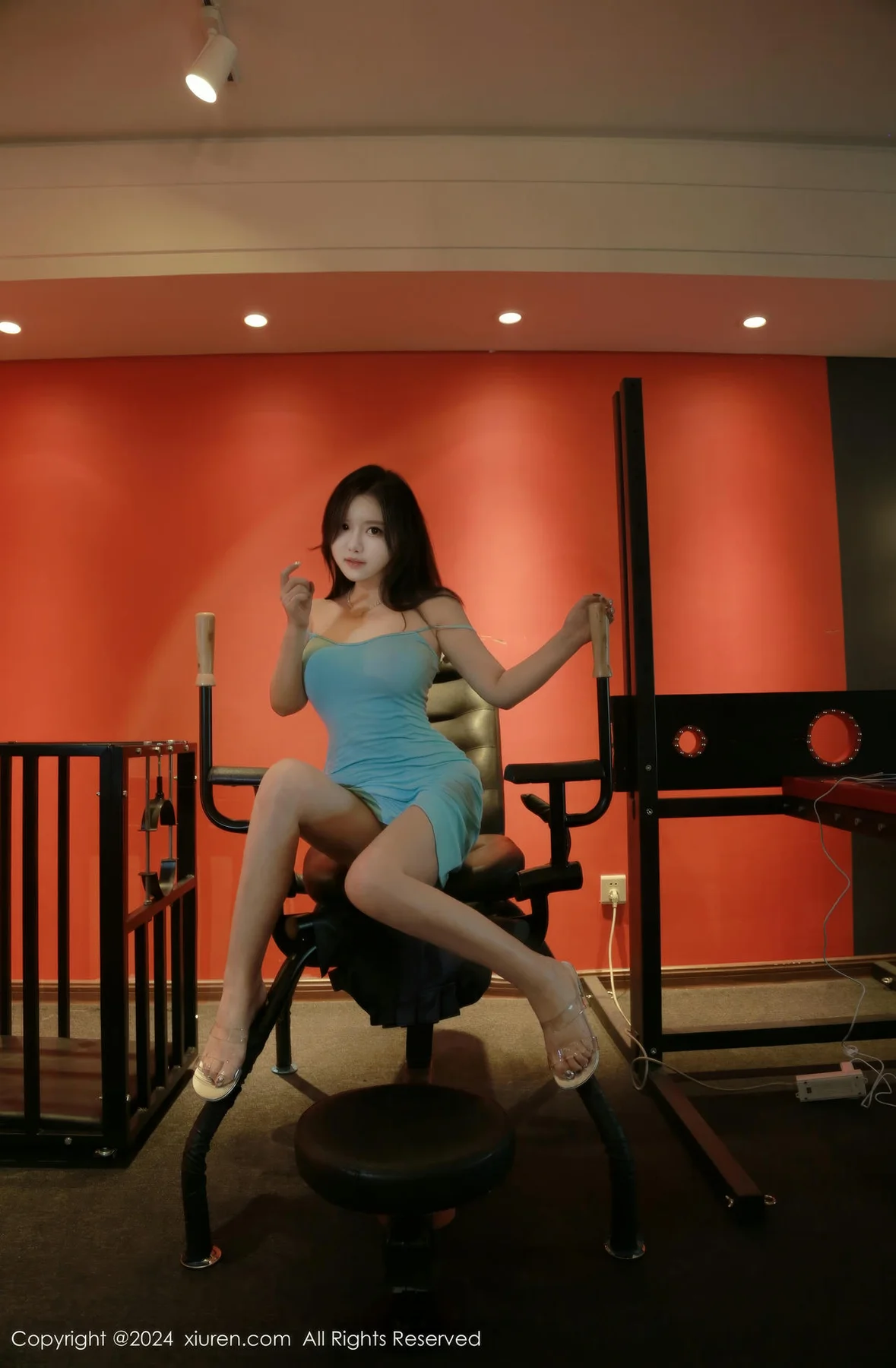 XiuRen 秀人 No.8956 小薯条nienie 魅惑黑丝性感写真11 - 2