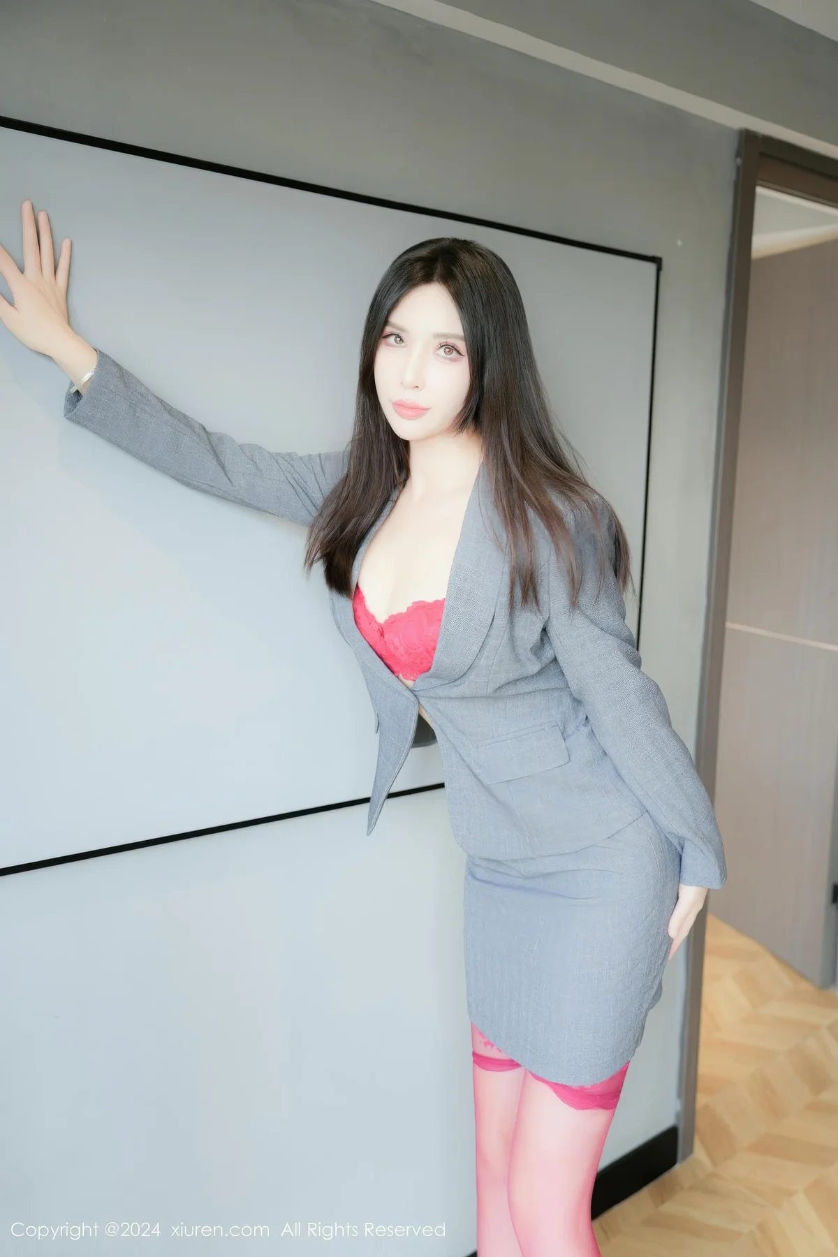 XiuRen 秀人 No.8967 曼柔 红色丝袜性感写真 - 6