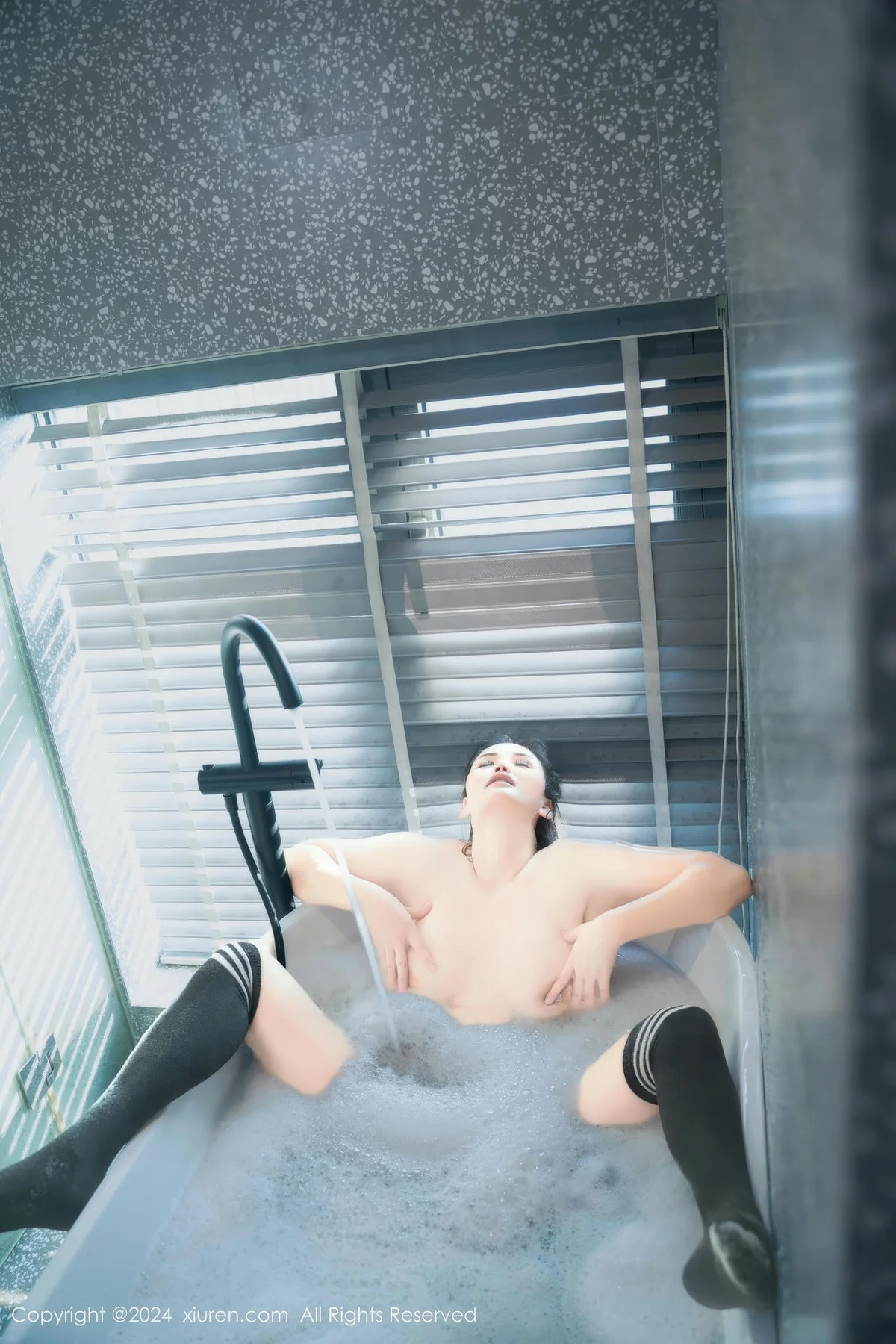 XiuRen 秀人 No.8981 陈三穗 首套写真圆润女生浴室湿身 - 3