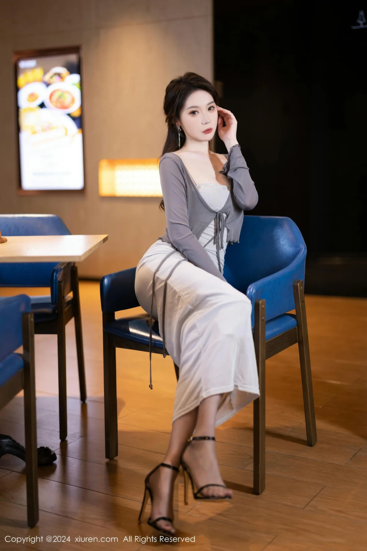 XiuRen 秀人 No.9007 梦心玥 灰色吊带搭性感写真1 - 6