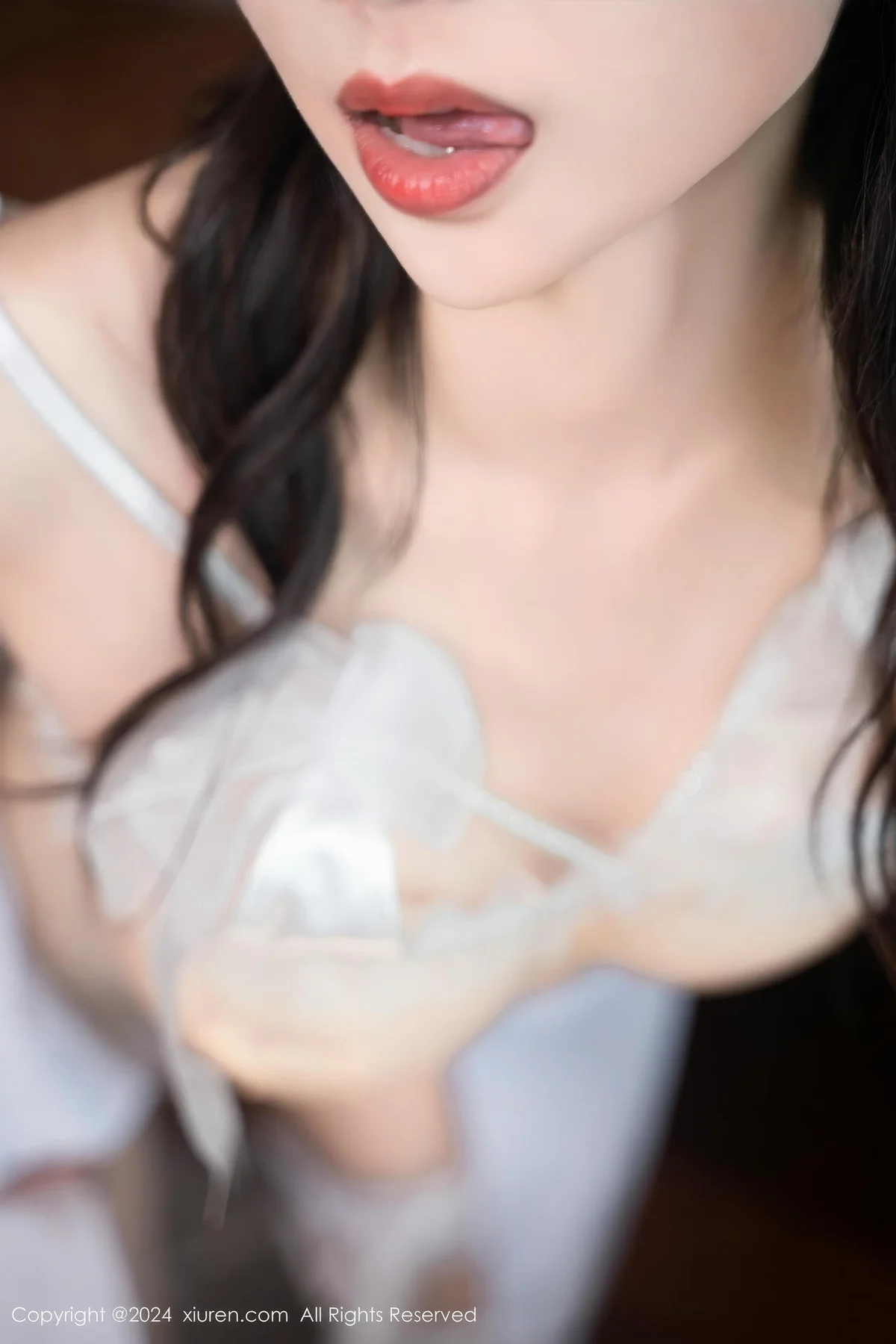 XiuRen 秀人 No.9077 宝宝甜 家庭医生上门服务性感写真 - 7