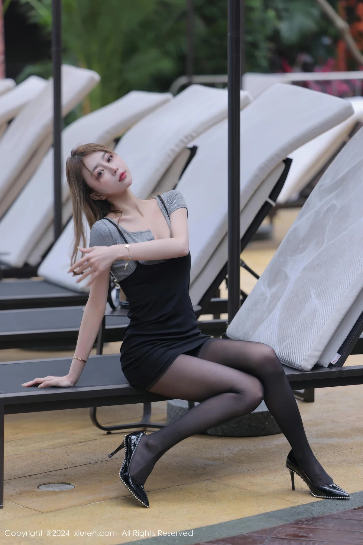 XiuRen 秀人 No.9213 Zoe柚柚 黑灰色连衣短裙 - 2