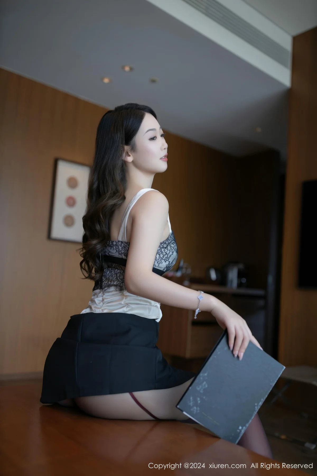 XiuRen 秀人 No.9231 唐安琪 红色丝袜黑色短裙 - 7