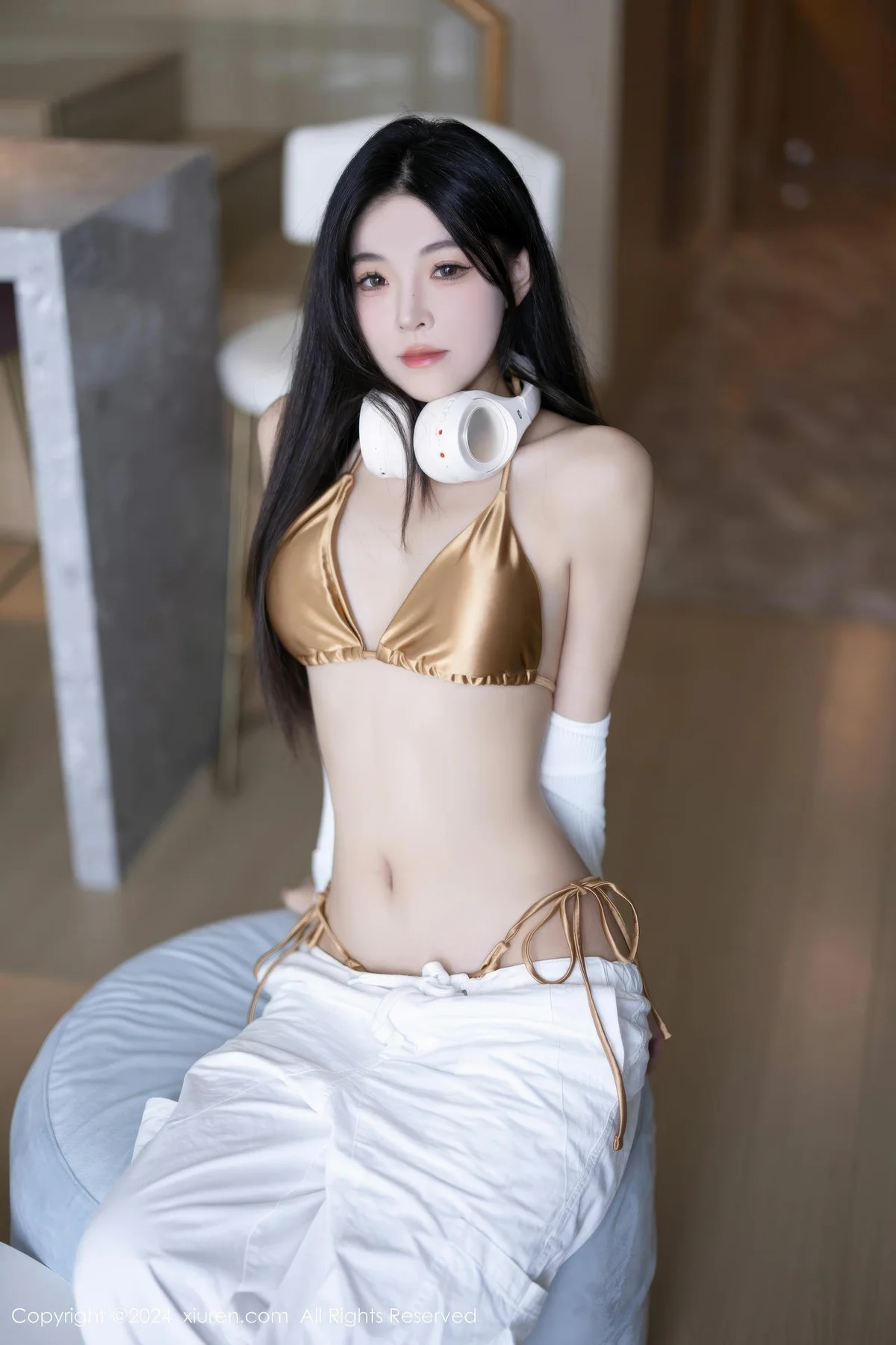 XiuRen 秀人 No.9262 初梦瑶 金色情趣内衣 - 7